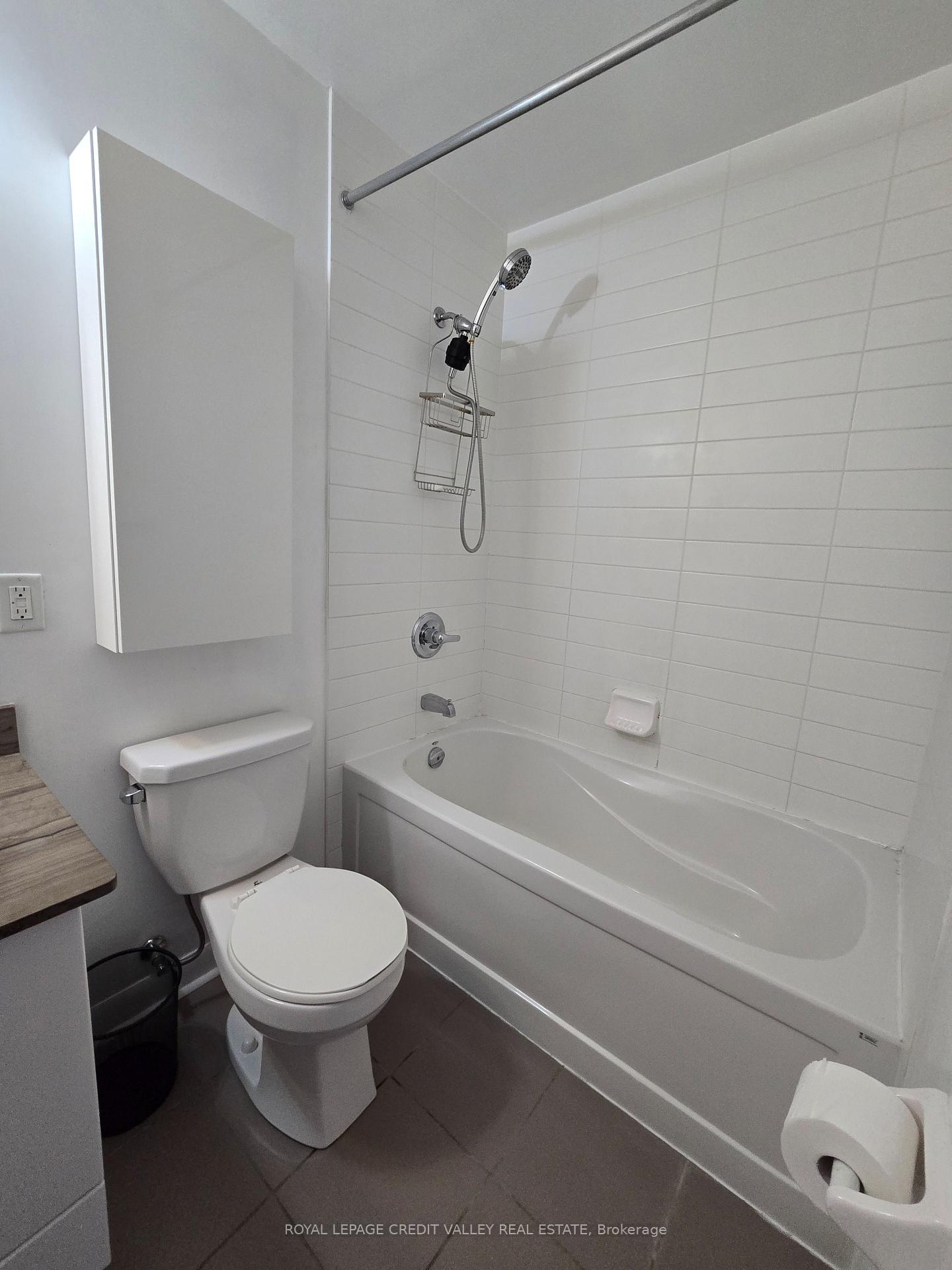 Photo 16 of Unit 614, 15 Bruyeres Mews, Toronto, Niagara — HOMEH