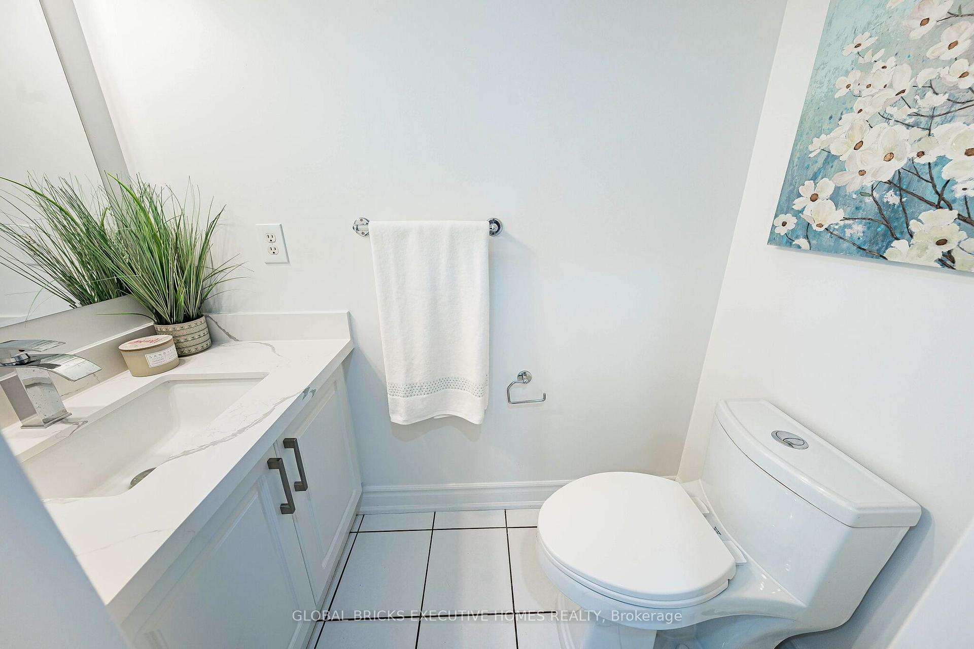 Photo 15 of 6348 Newcombe Drive, Mississauga, East Credit — HOMEH