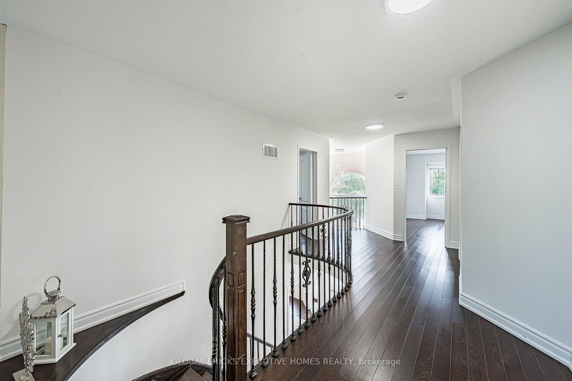 Photo 18 of 6348 Newcombe Drive, Mississauga, East Credit — HOMEH