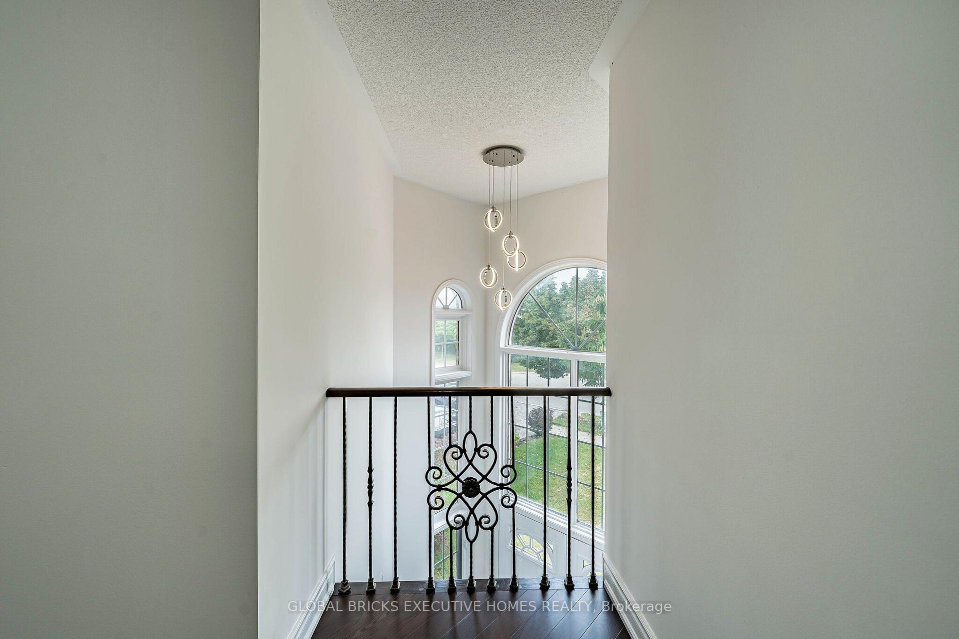 Photo 19 of 6348 Newcombe Drive, Mississauga, East Credit — HOMEH