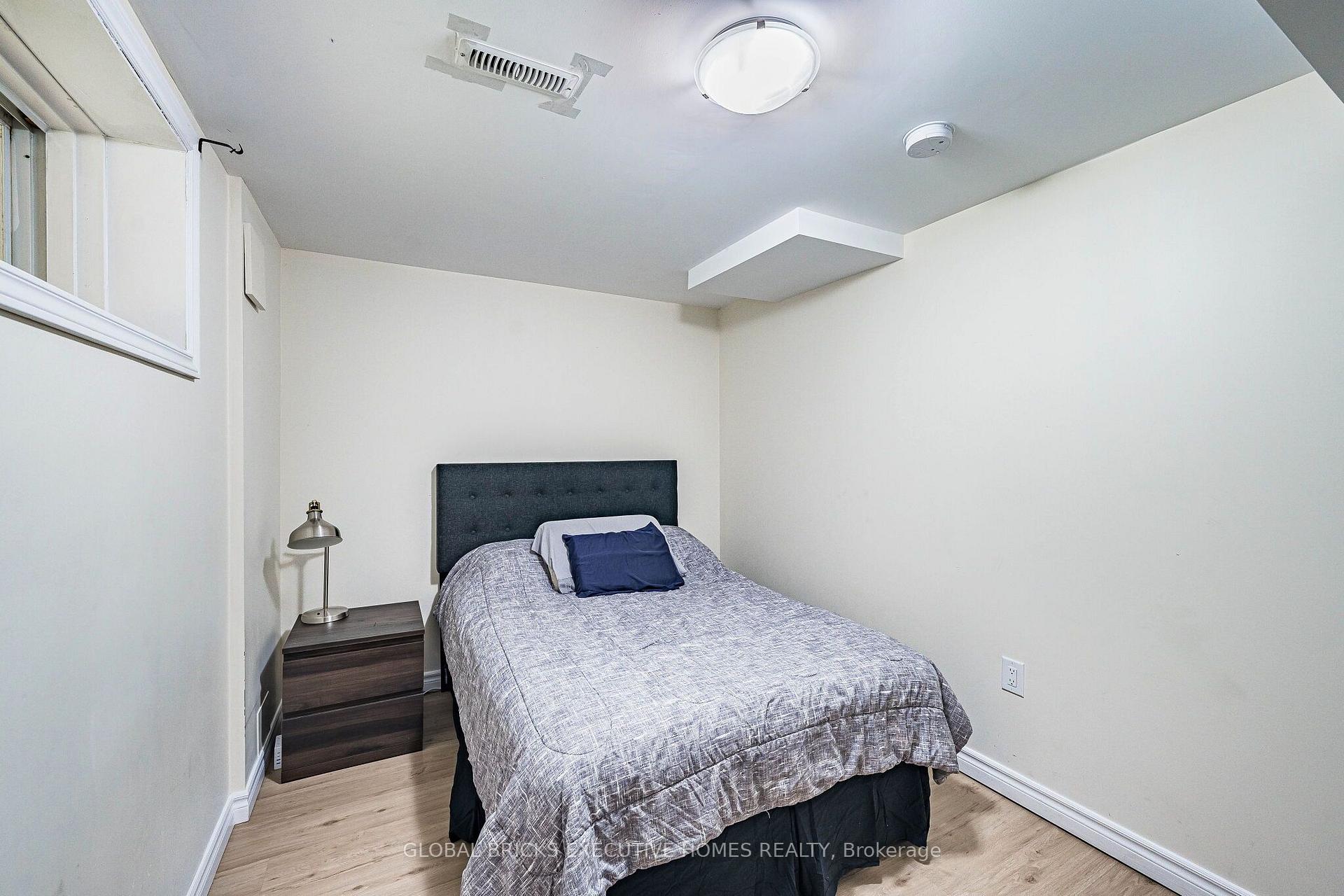 Photo 37 of 6348 Newcombe Drive, Mississauga, East Credit — HOMEH