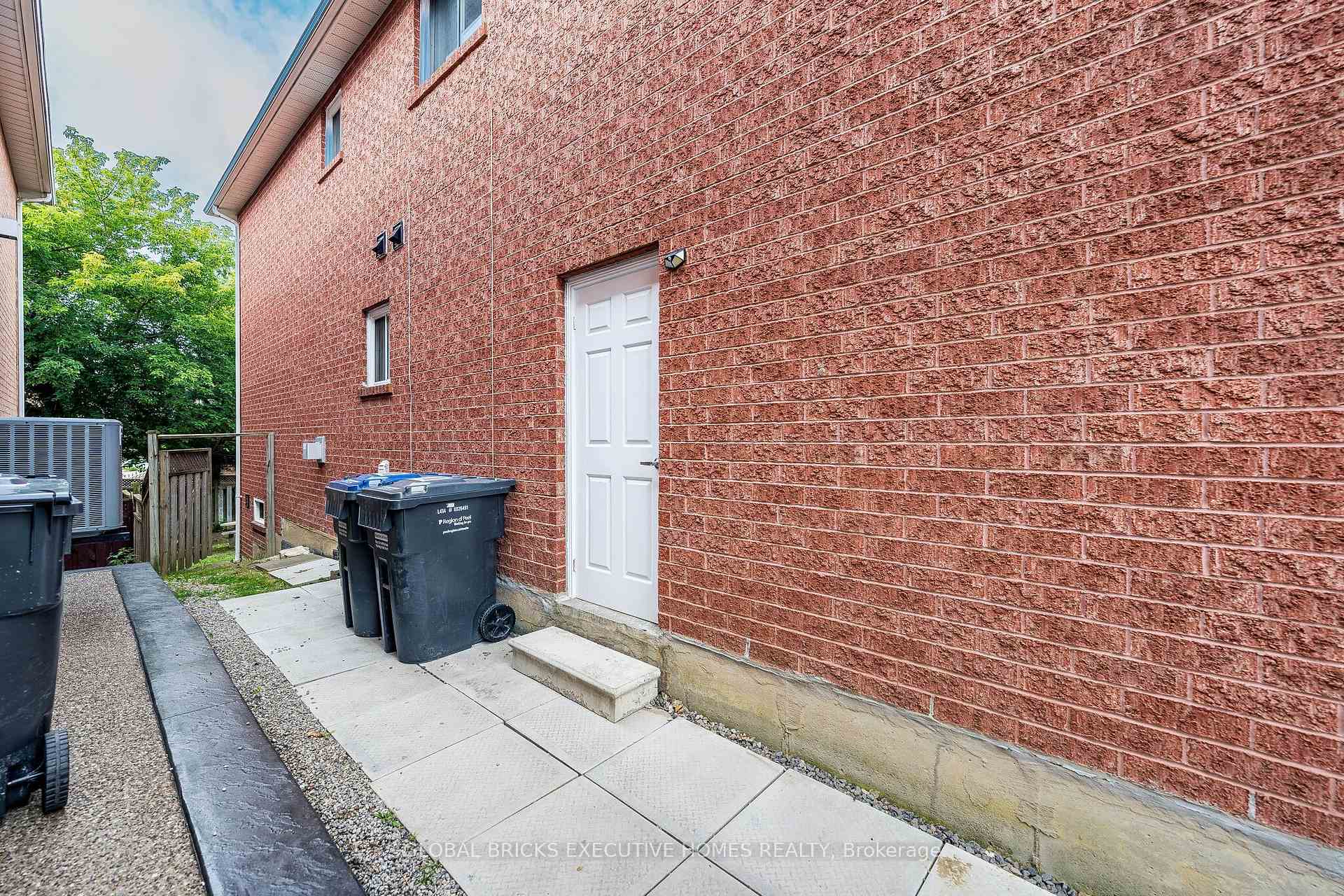 Photo 47 of 6348 Newcombe Drive, Mississauga, East Credit — HOMEH