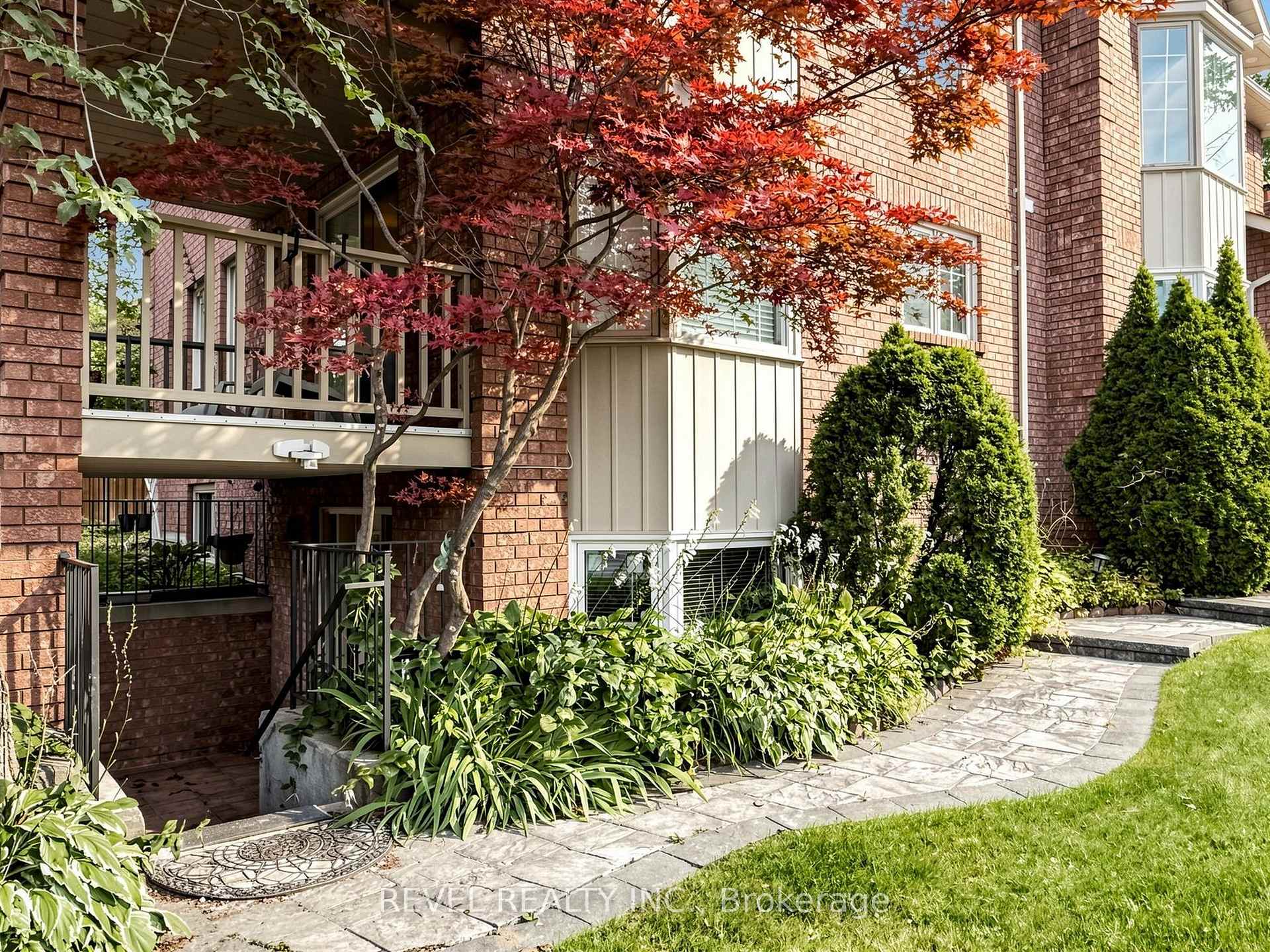 Photo 3 of Unit Lower, 831 Regal Crescent, Pickering, Dunbarton — HOMEH