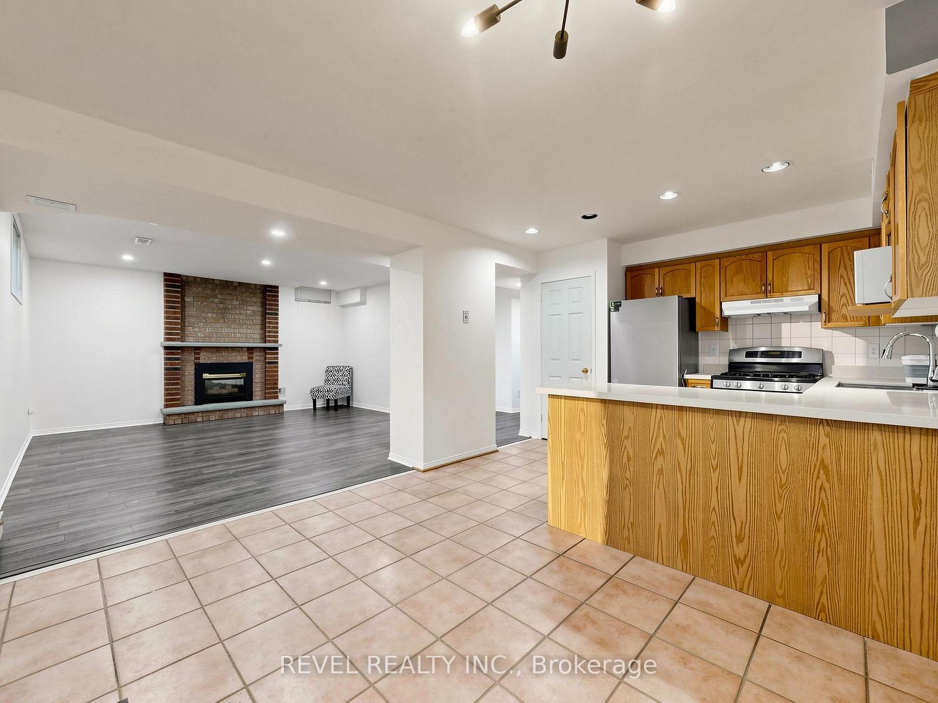 Photo 9 of Unit Lower, 831 Regal Crescent, Pickering, Dunbarton — HOMEH