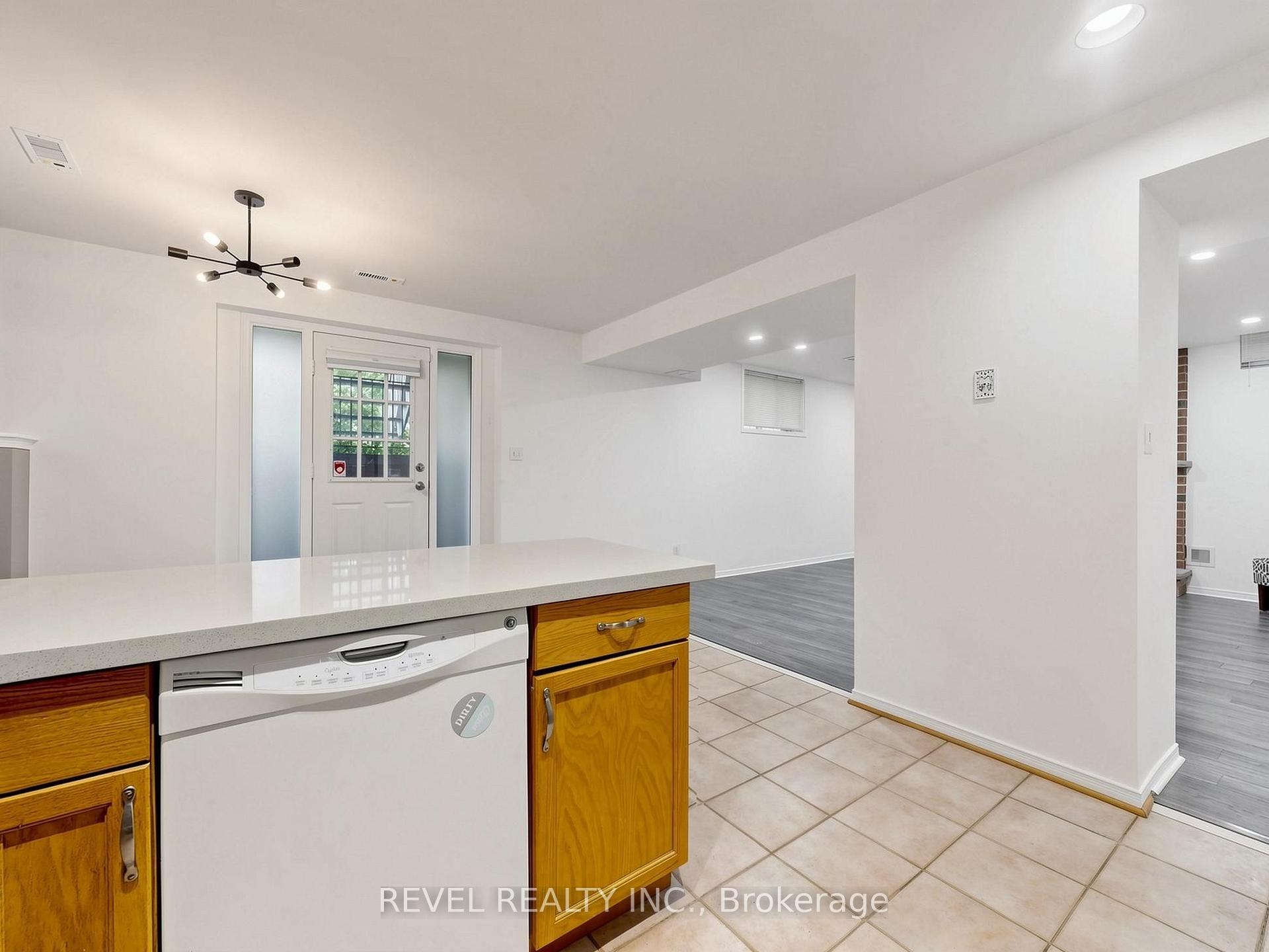 Photo 15 of Unit Lower, 831 Regal Crescent, Pickering, Dunbarton — HOMEH