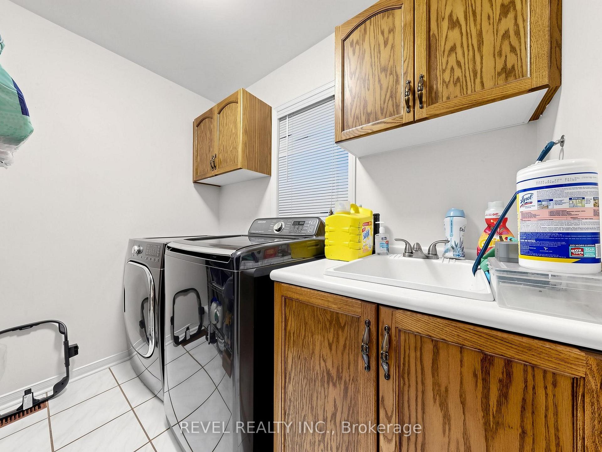 Photo 30 of Unit Lower, 831 Regal Crescent, Pickering, Dunbarton — HOMEH