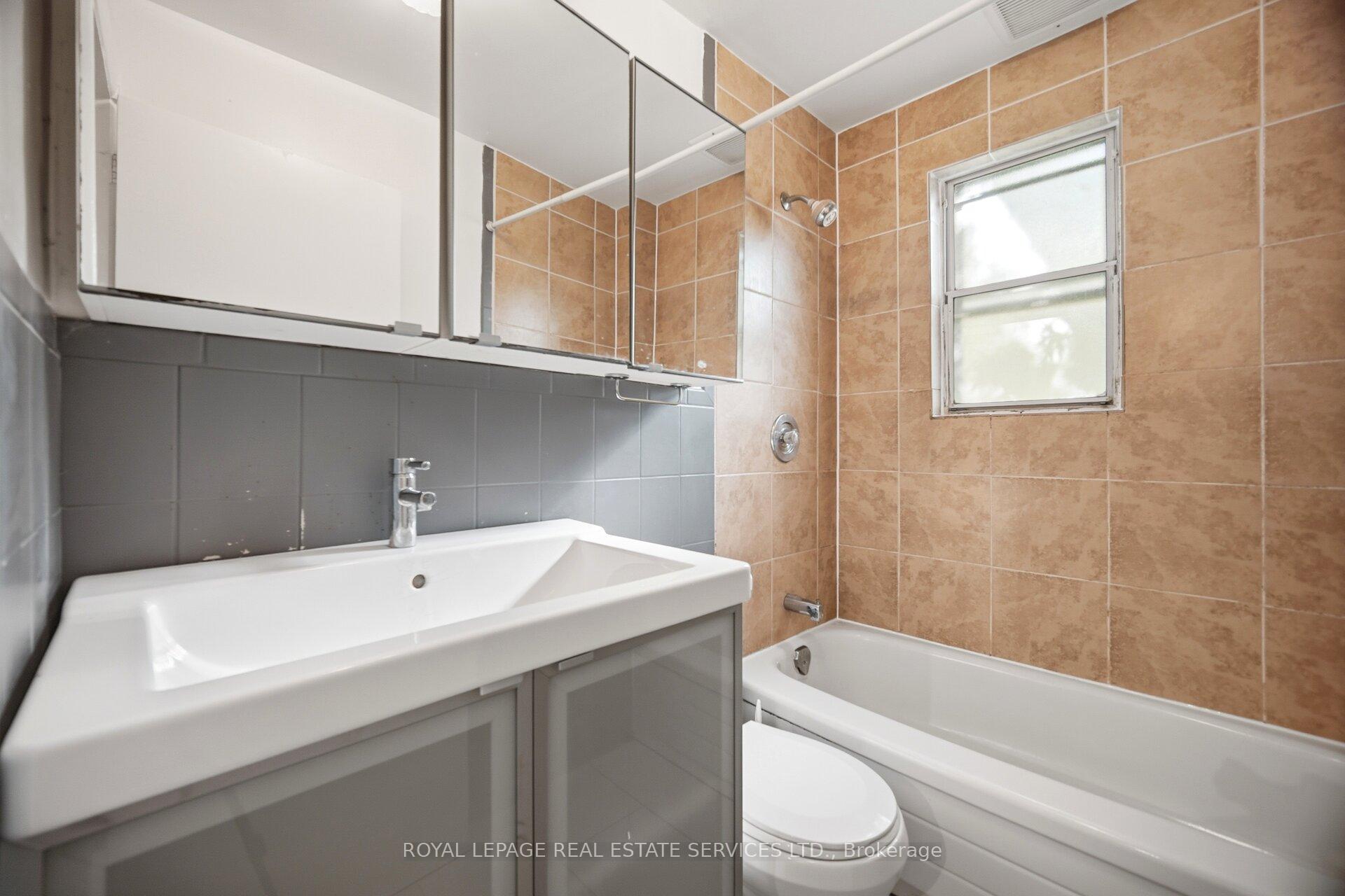 Photo 14 of 76-78 Lewis Street, Toronto, South Riverdale — HOMEH