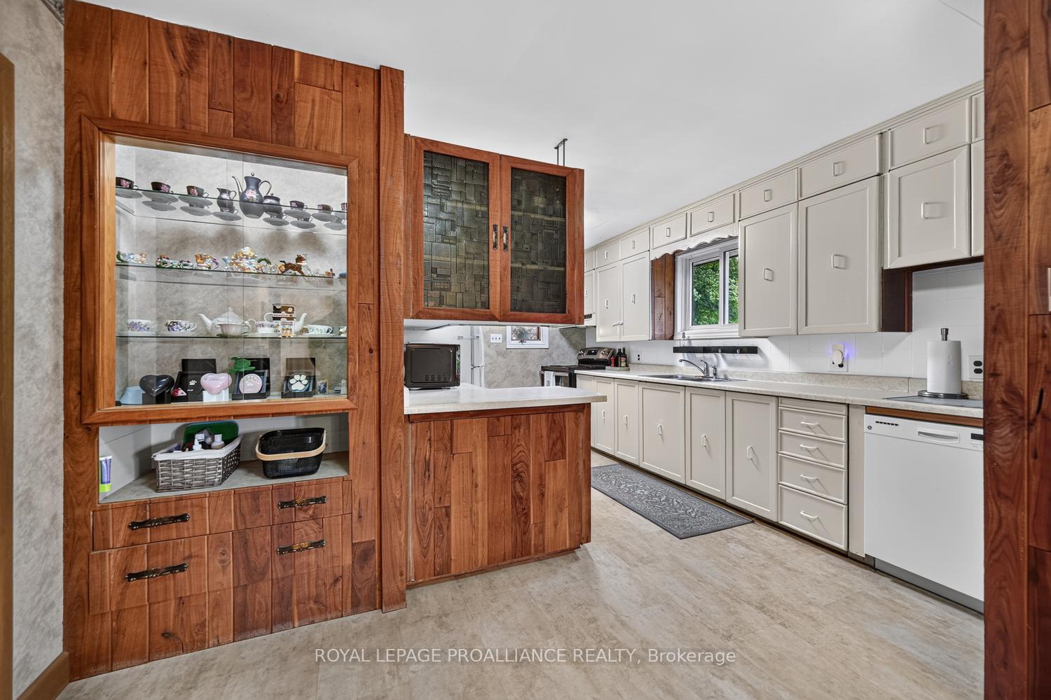 Photo 8 of 1115 Centennial Road, Brockville, Brockville — HOMEH