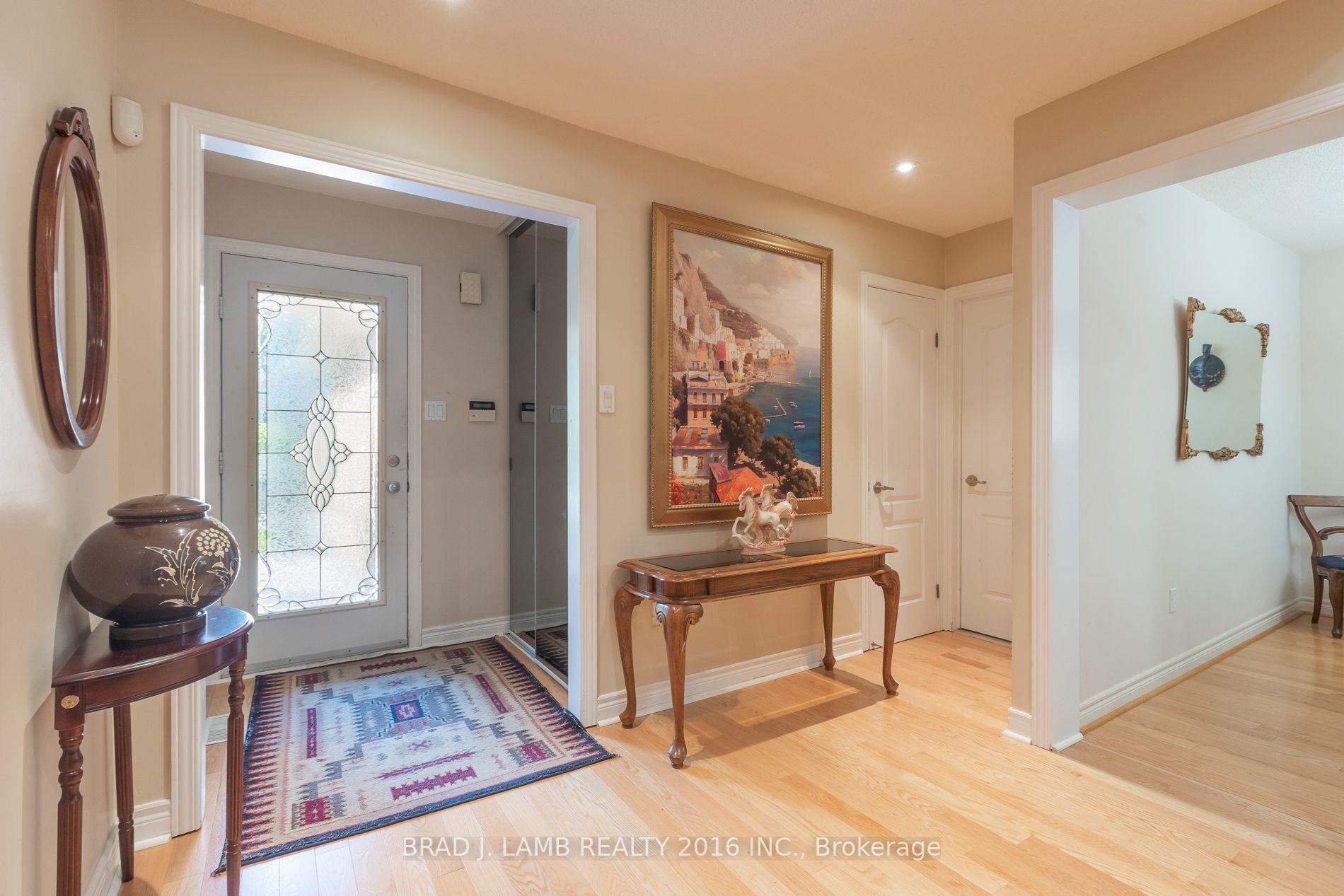 Photo 10 of 8 Burnley Place, Brampton, Heart Lake West — HOMEH
