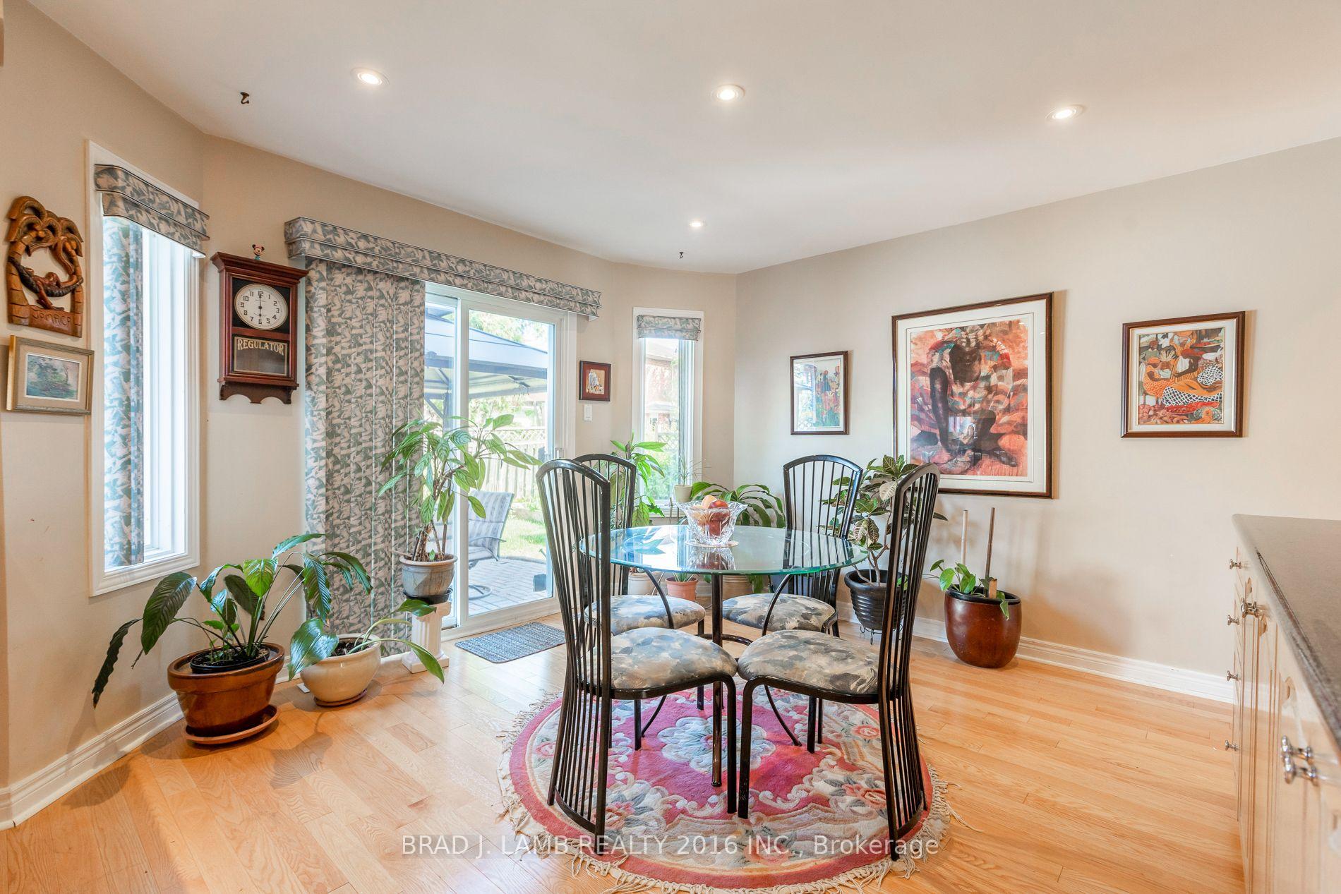 Photo 15 of 8 Burnley Place, Brampton, Heart Lake West — HOMEH