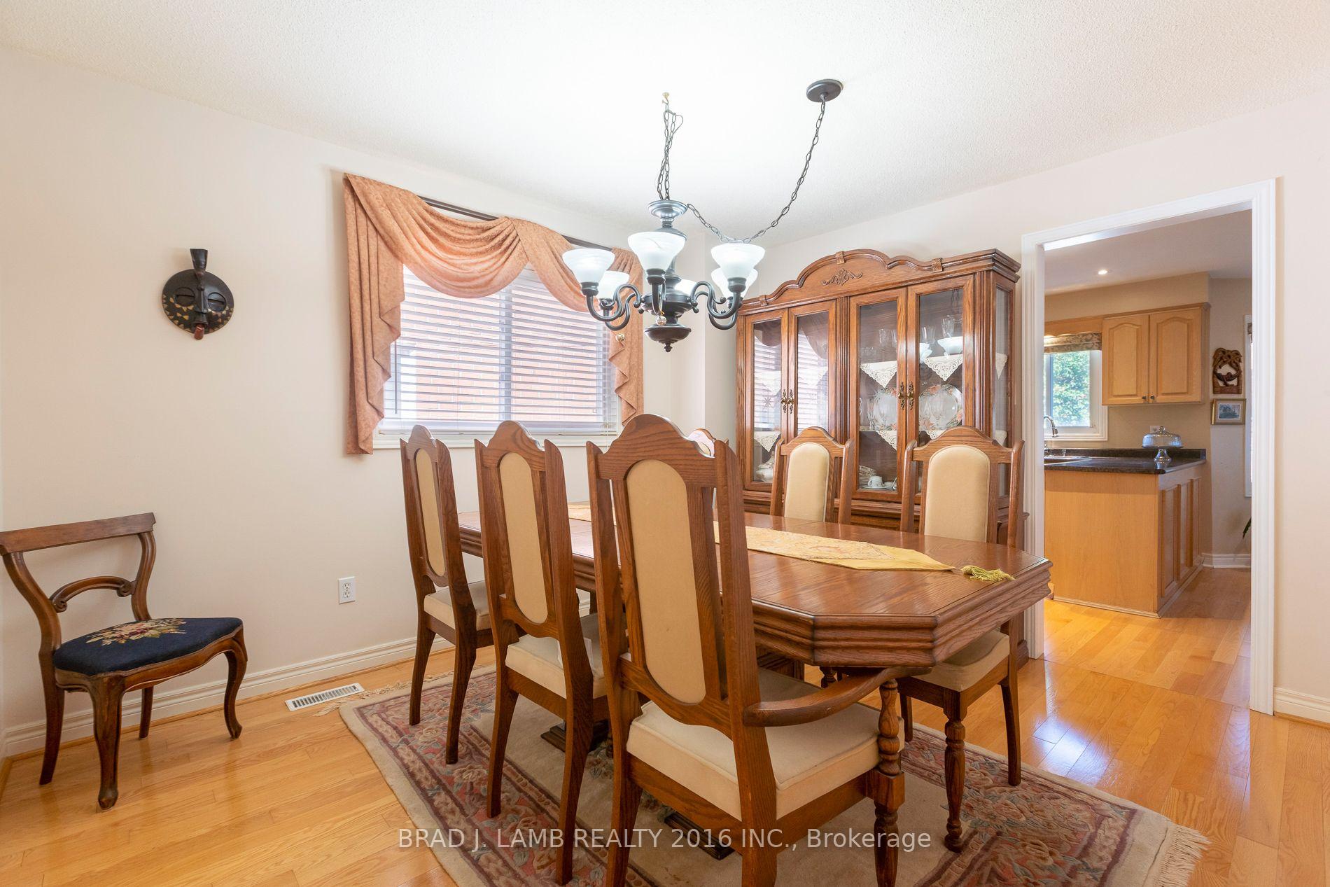 Photo 16 of 8 Burnley Place, Brampton, Heart Lake West — HOMEH