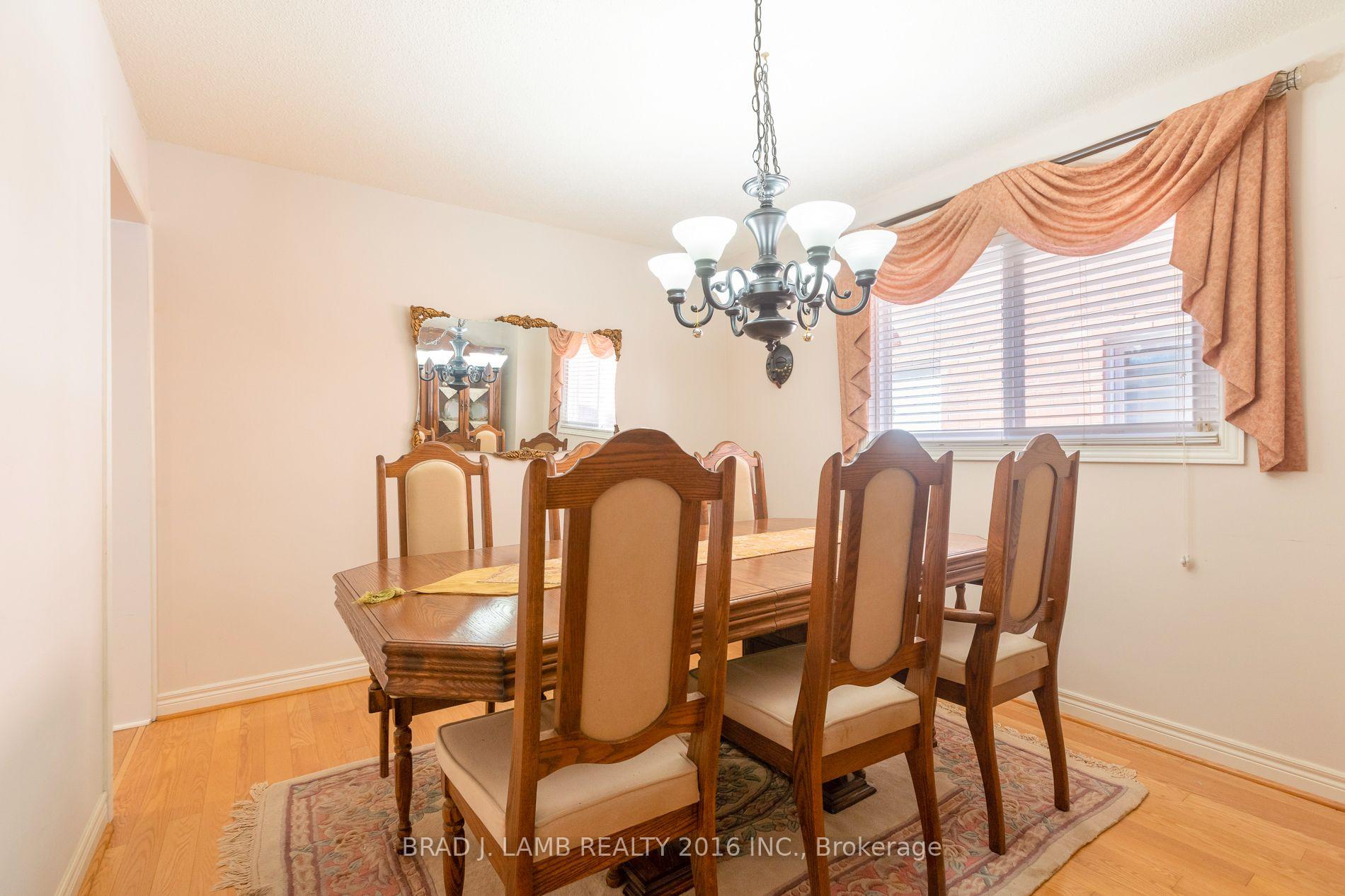 Photo 17 of 8 Burnley Place, Brampton, Heart Lake West — HOMEH