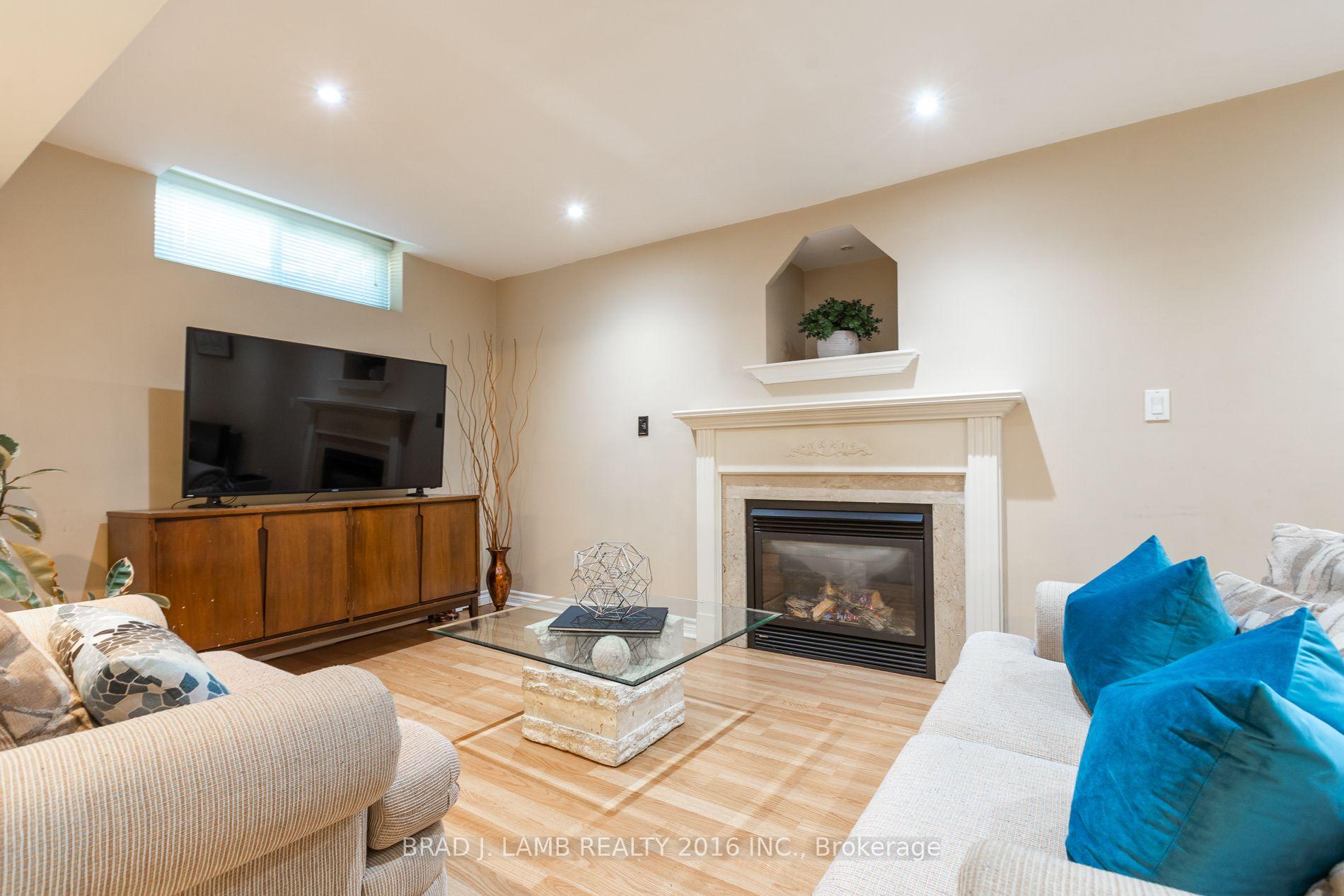 Photo 24 of 8 Burnley Place, Brampton, Heart Lake West — HOMEH