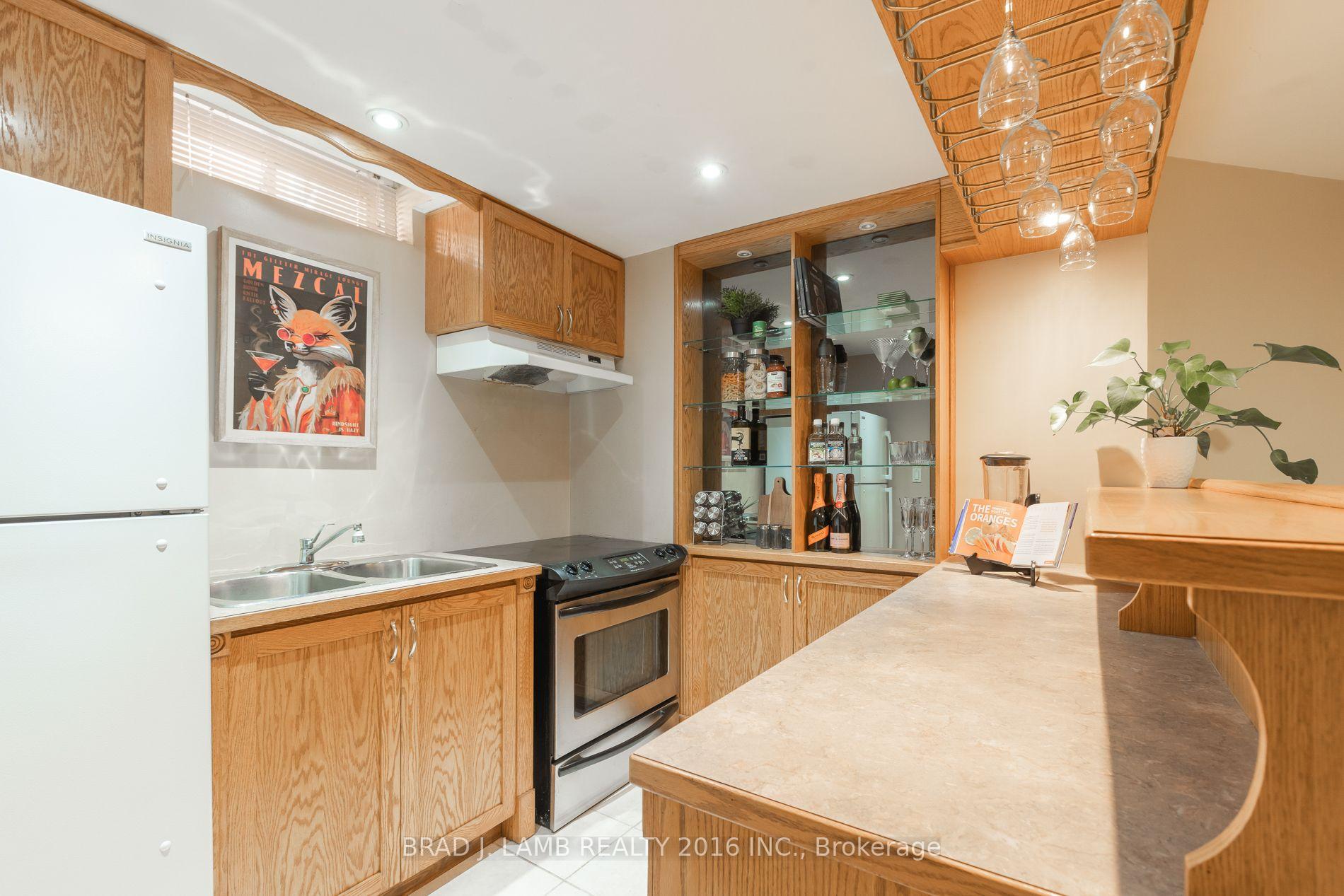 Photo 28 of 8 Burnley Place, Brampton, Heart Lake West — HOMEH