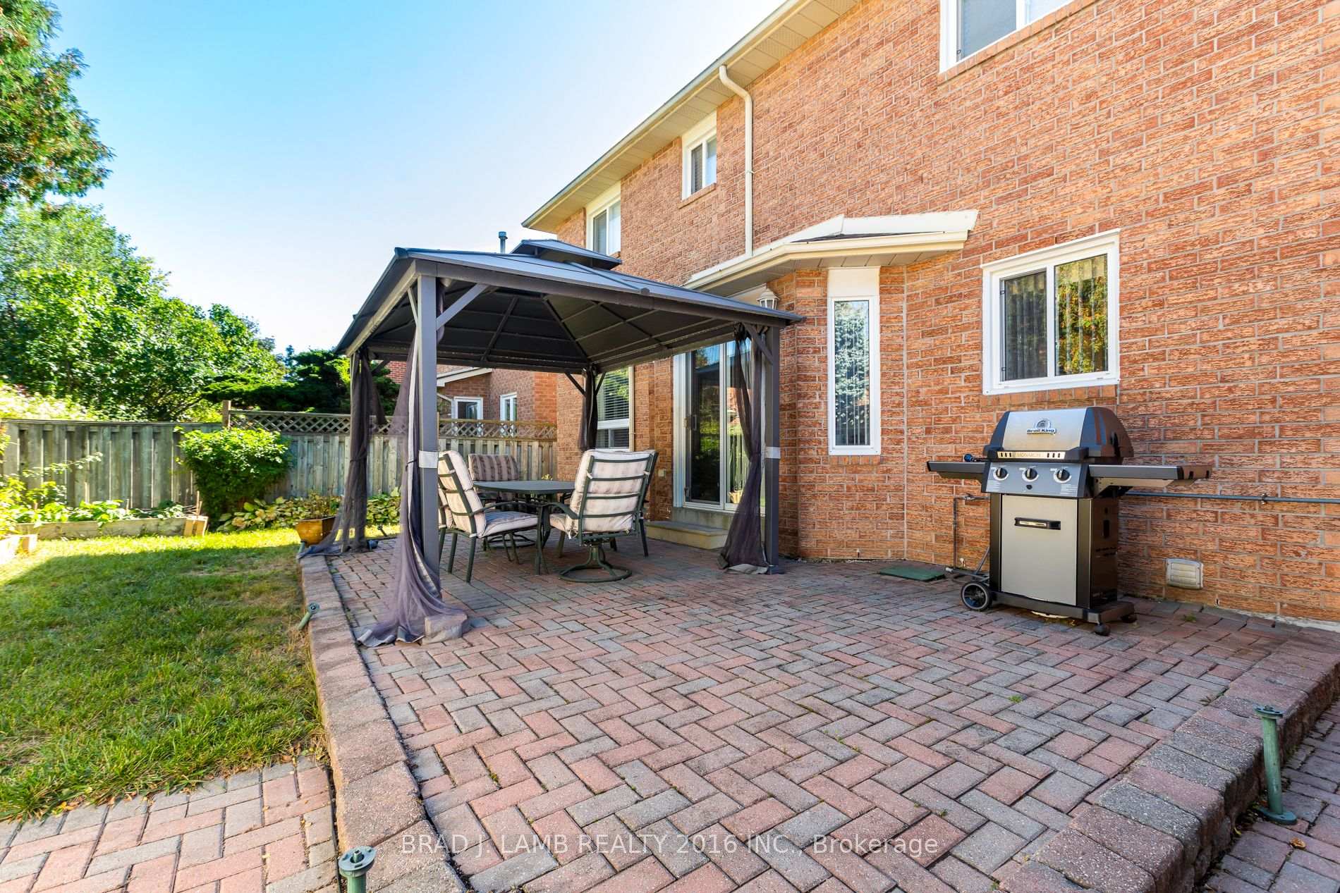 Photo 30 of 8 Burnley Place, Brampton, Heart Lake West — HOMEH