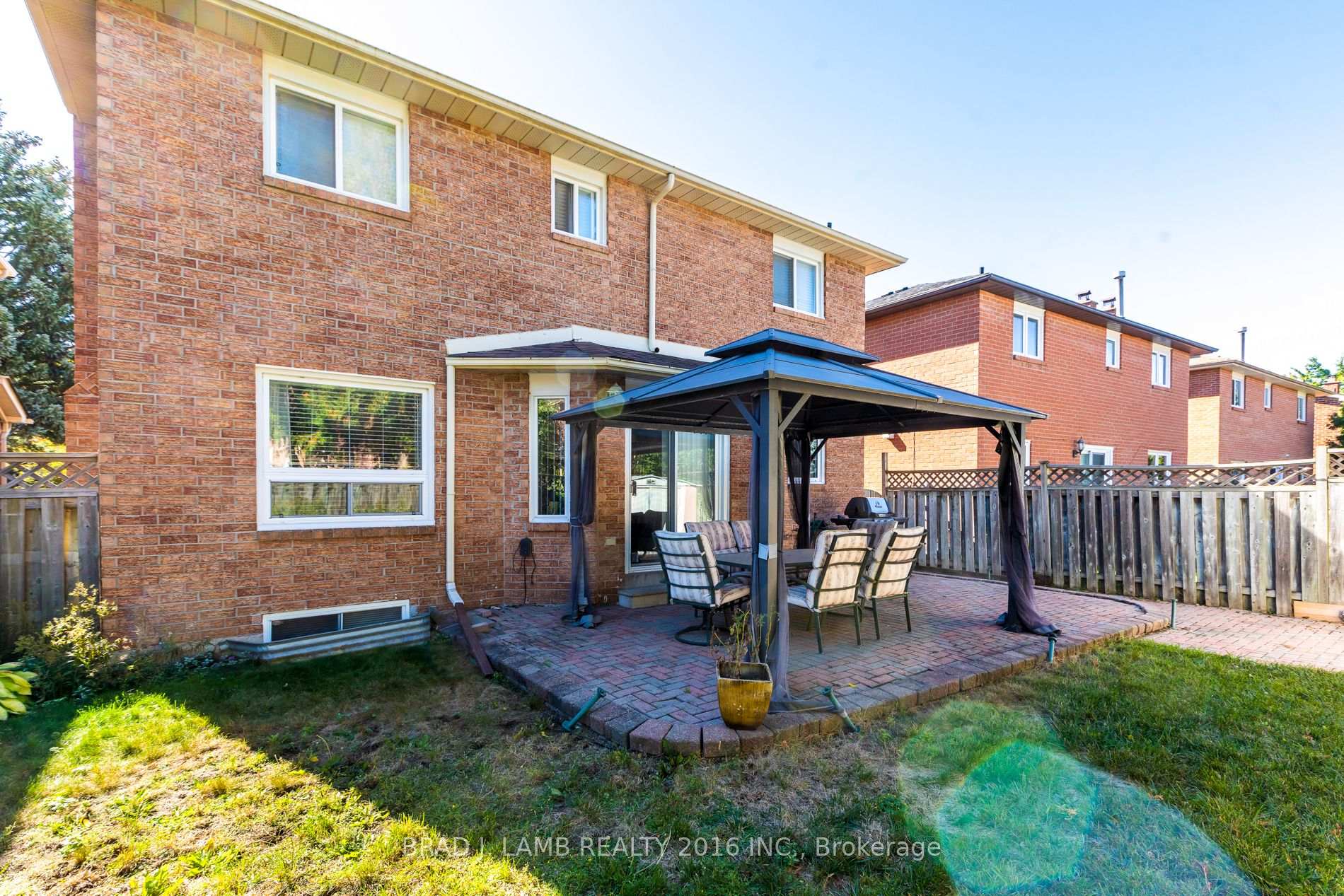Photo 32 of 8 Burnley Place, Brampton, Heart Lake West — HOMEH