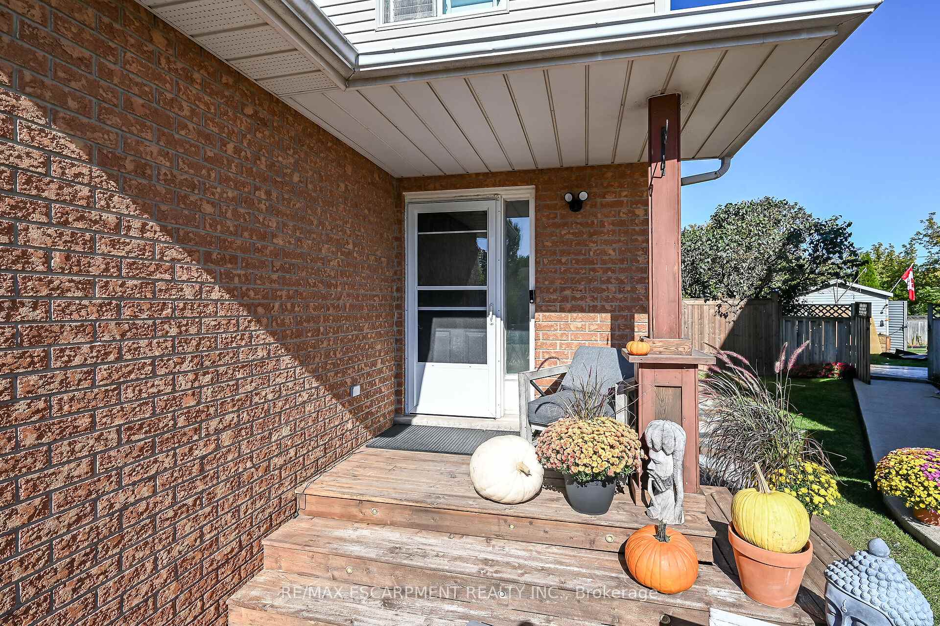 Photo 3 of 4377 Beverley Crescent, Lincoln, Beamsville — HOMEH