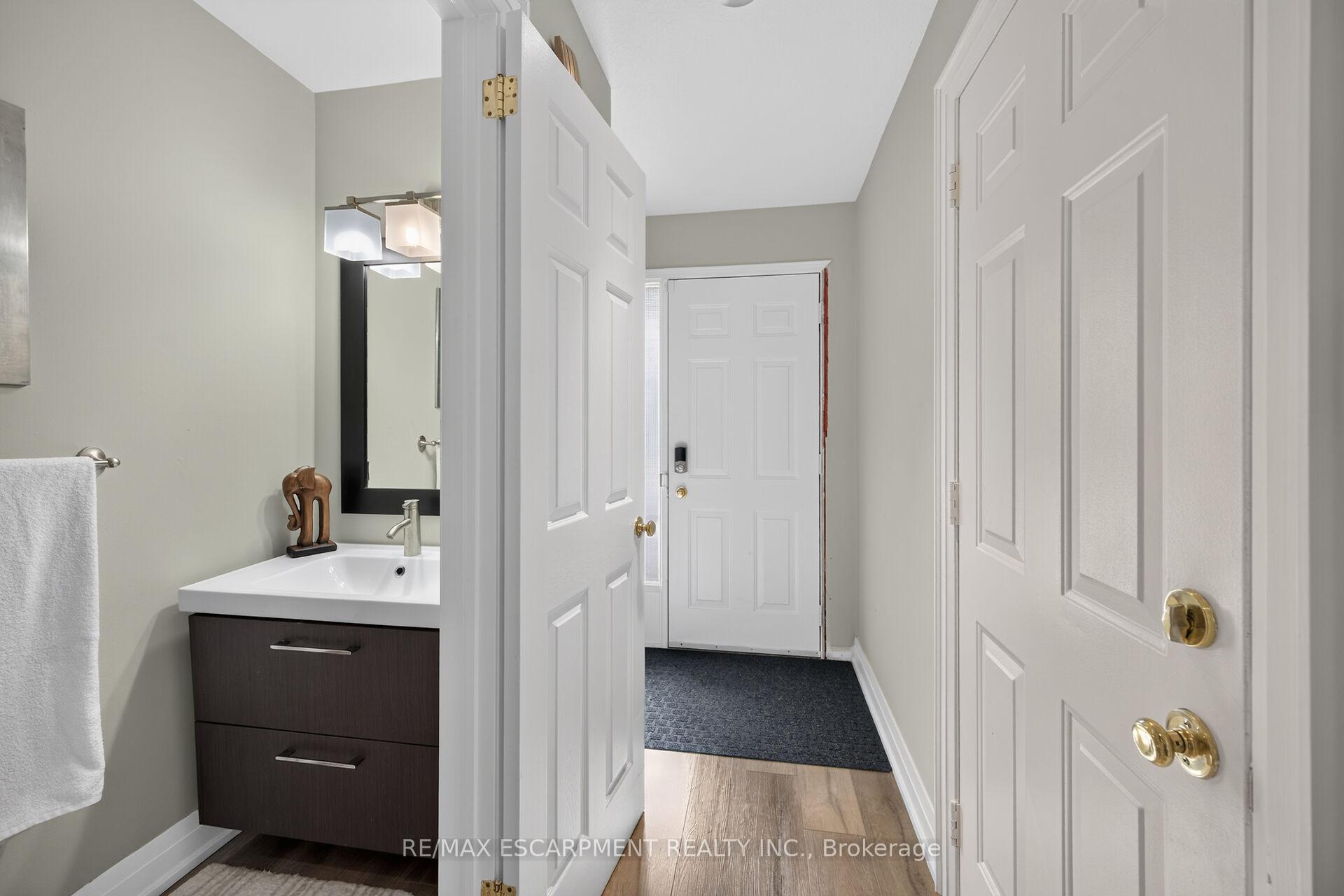 Photo 6 of 4377 Beverley Crescent, Lincoln, Beamsville — HOMEH