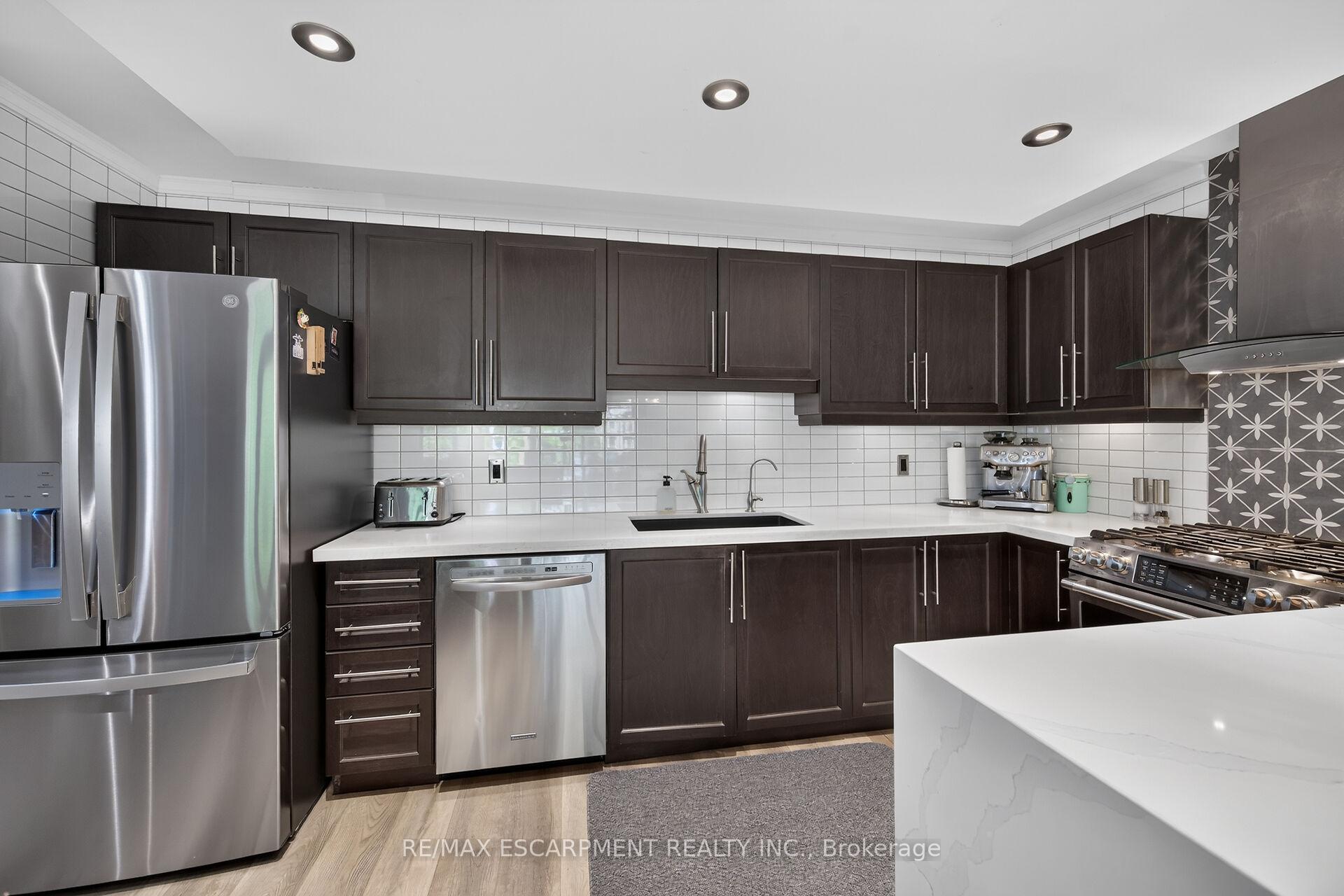 Photo 10 of 4377 Beverley Crescent, Lincoln, Beamsville — HOMEH
