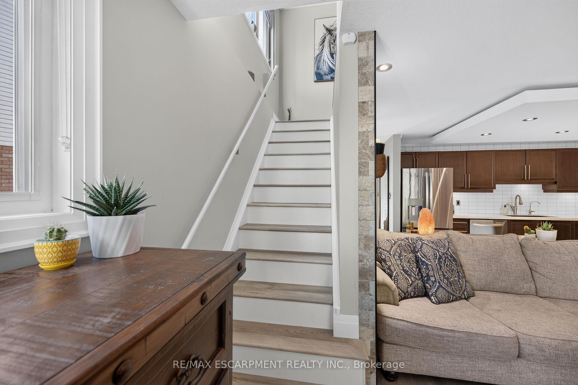 Photo 19 of 4377 Beverley Crescent, Lincoln, Beamsville — HOMEH