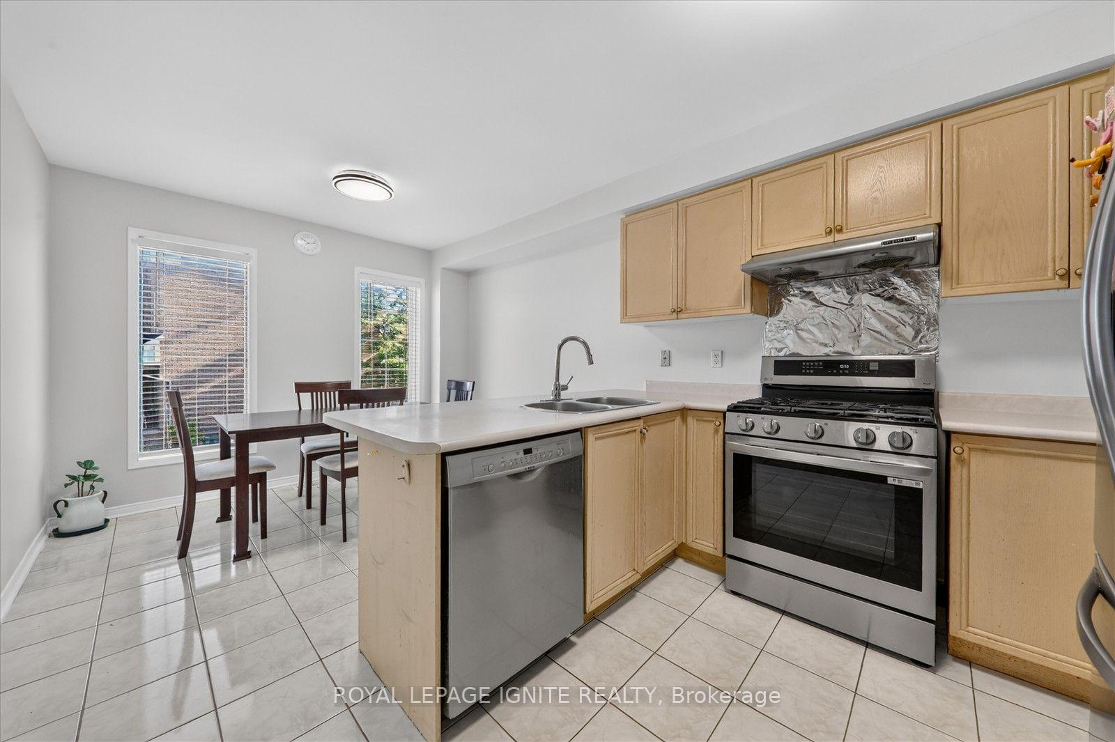 Photo 10 of Unit 51, 2 Sir Lou Drive, Brampton, Fletcher's Creek South — HOMEH