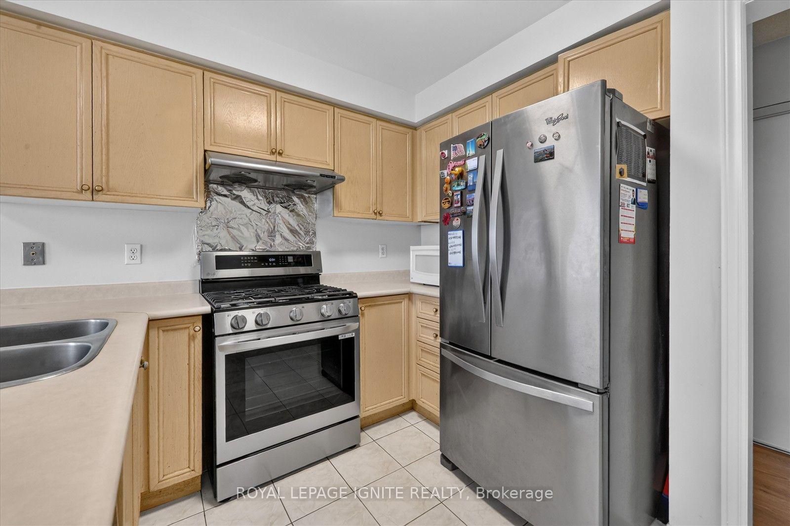 Photo 11 of Unit 51, 2 Sir Lou Drive, Brampton, Fletcher's Creek South — HOMEH