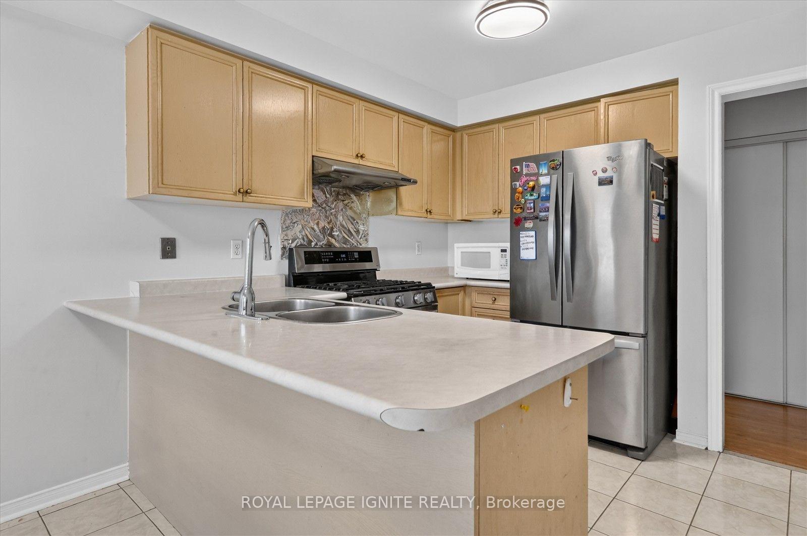 Photo 12 of Unit 51, 2 Sir Lou Drive, Brampton, Fletcher's Creek South — HOMEH
