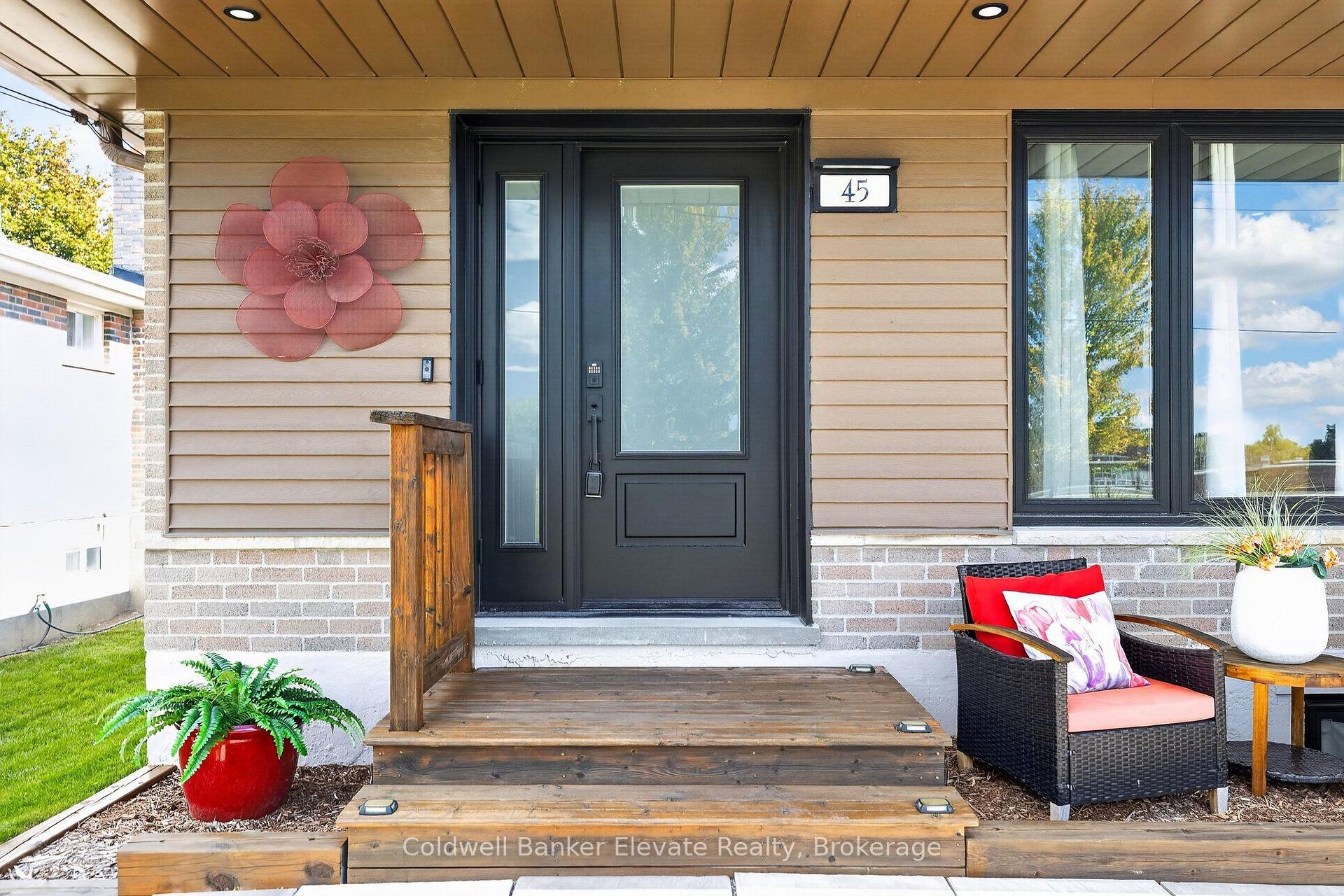 Photo 4 of 45 Faludon Drive, Halton Hills, Georgetown — HOMEH