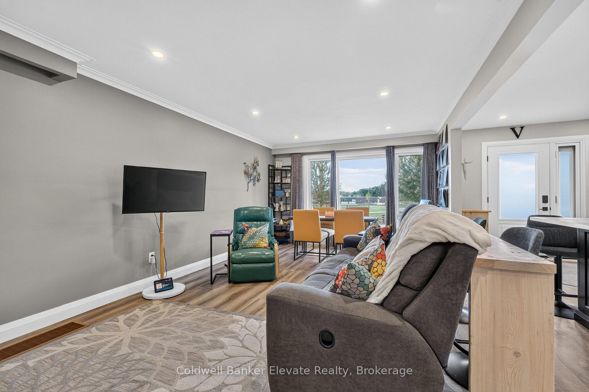 Photo 7 of 45 Faludon Drive, Halton Hills, Georgetown — HOMEH