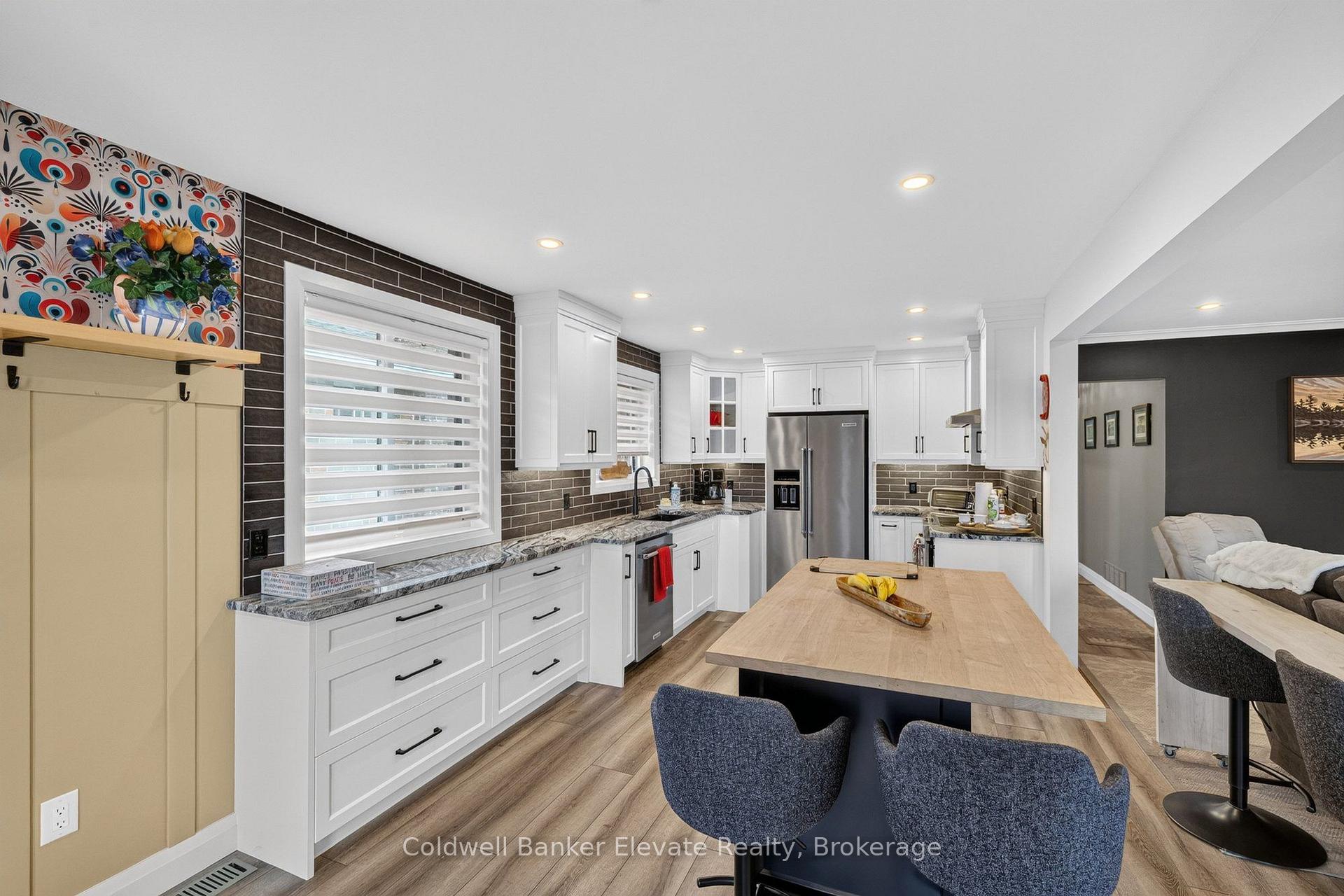 Photo 12 of 45 Faludon Drive, Halton Hills, Georgetown — HOMEH