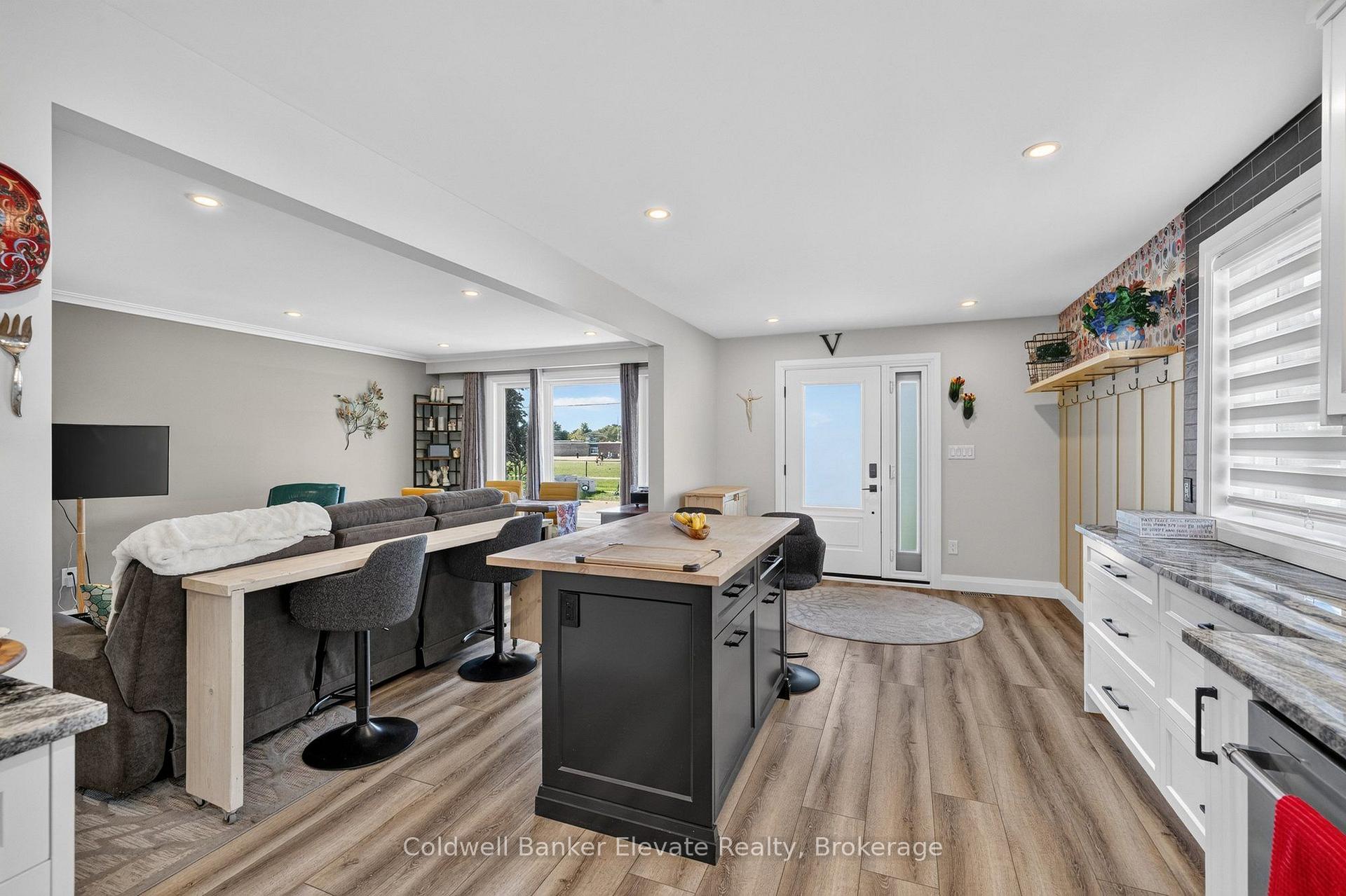 Photo 15 of 45 Faludon Drive, Halton Hills, Georgetown — HOMEH