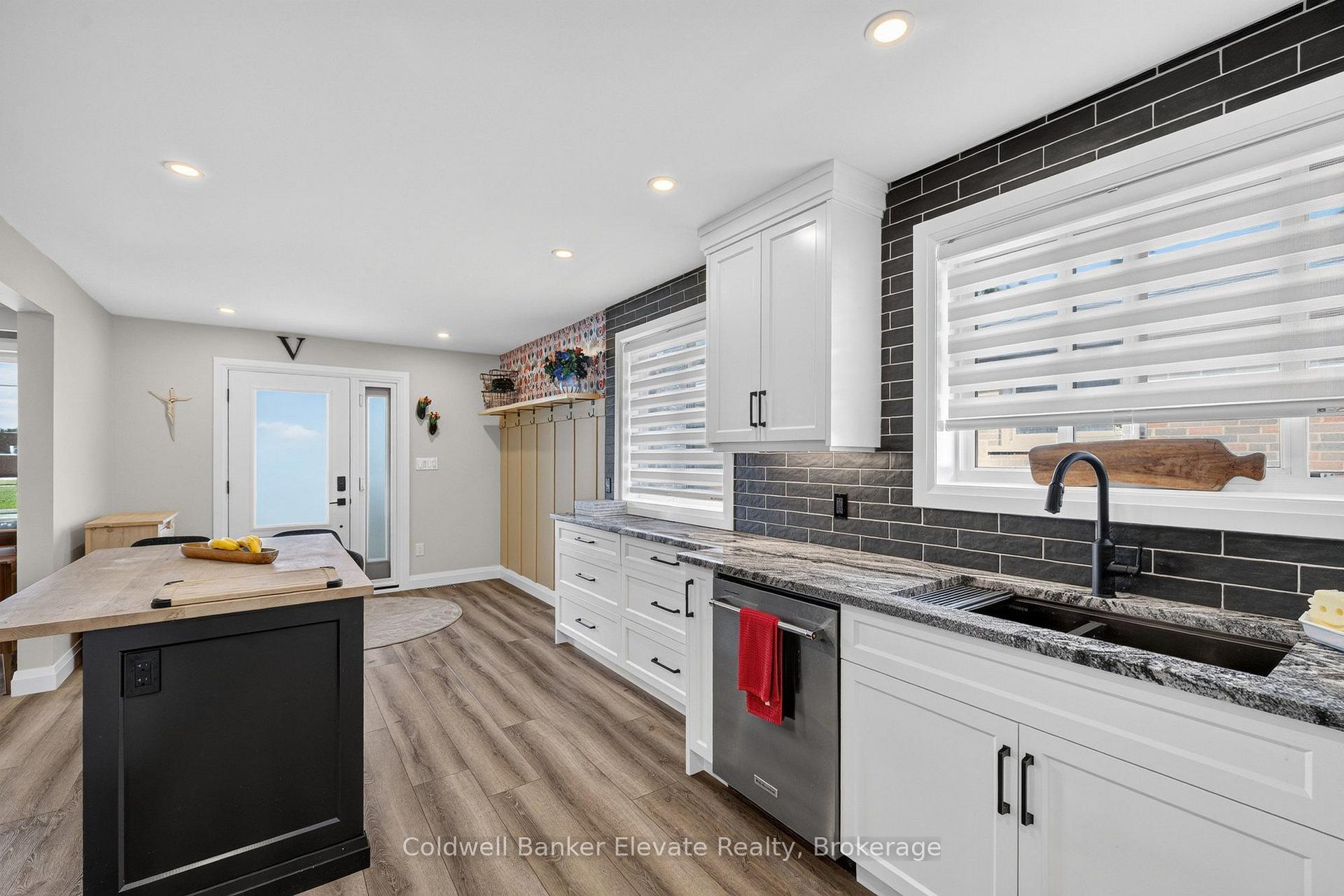 Photo 16 of 45 Faludon Drive, Halton Hills, Georgetown — HOMEH