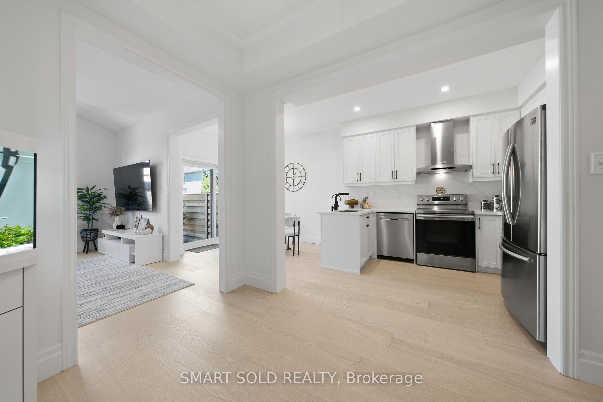 Photo 4 of 24 Andes Crescent, Vaughan, Vellore Village — HOMEH