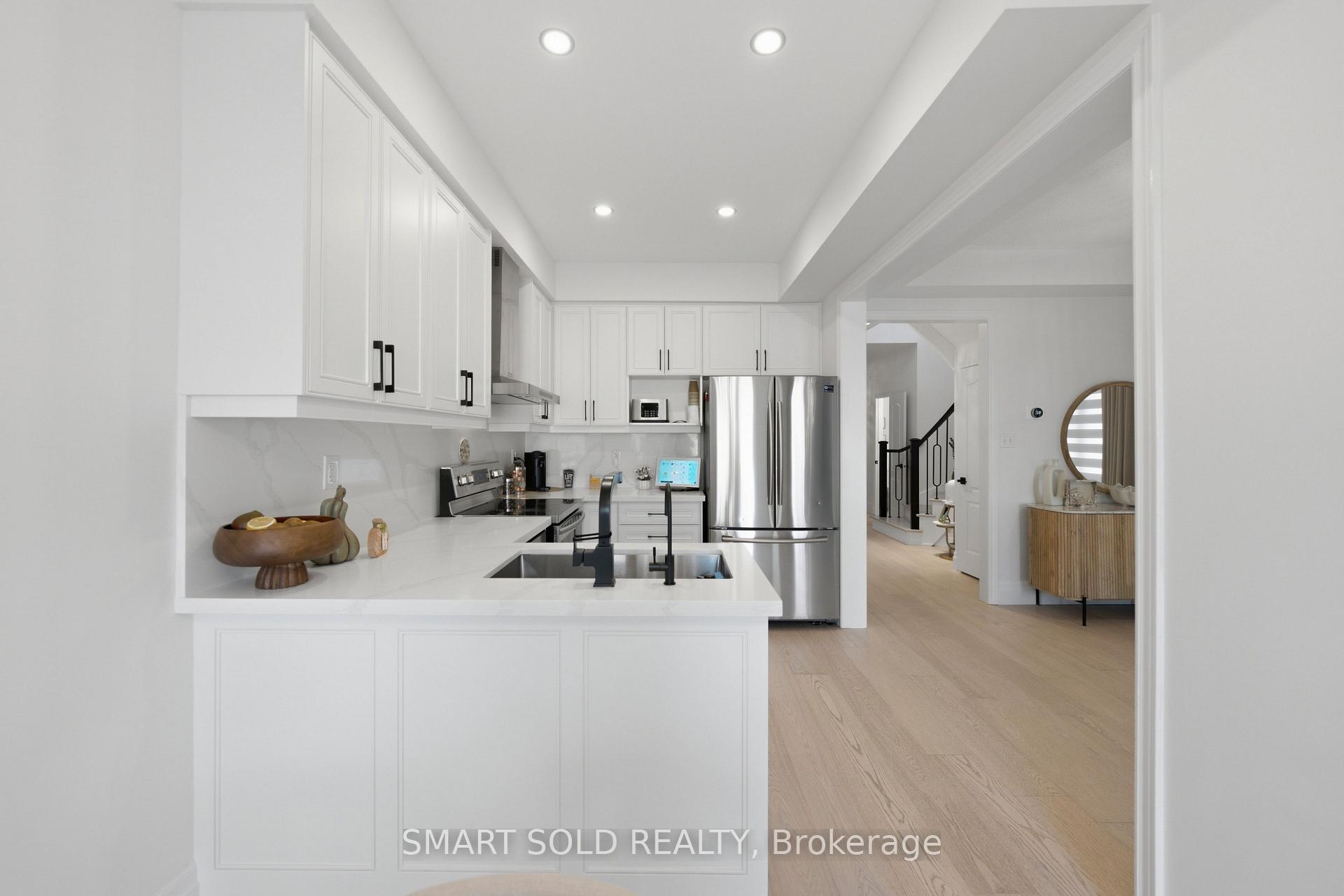 Photo 5 of 24 Andes Crescent, Vaughan, Vellore Village — HOMEH