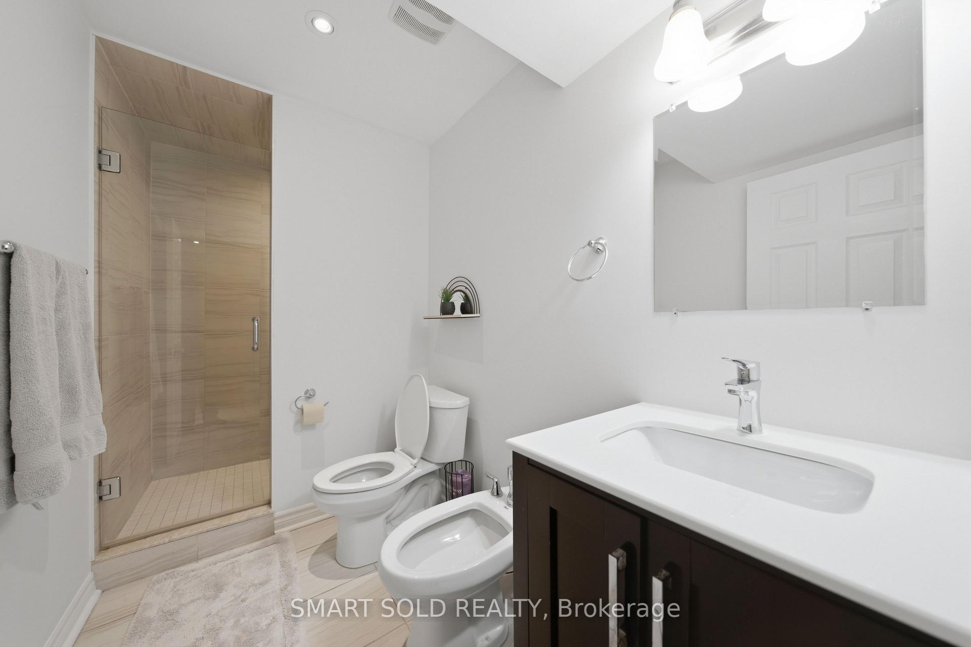 Photo 32 of 24 Andes Crescent, Vaughan, Vellore Village — HOMEH