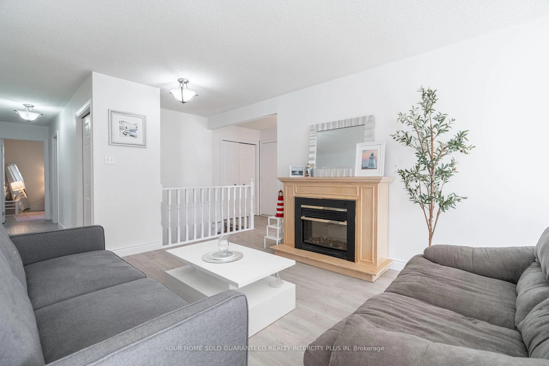 Photo 6 of 19 Windsor Drive, Brant, South Dumfries — HOMEH