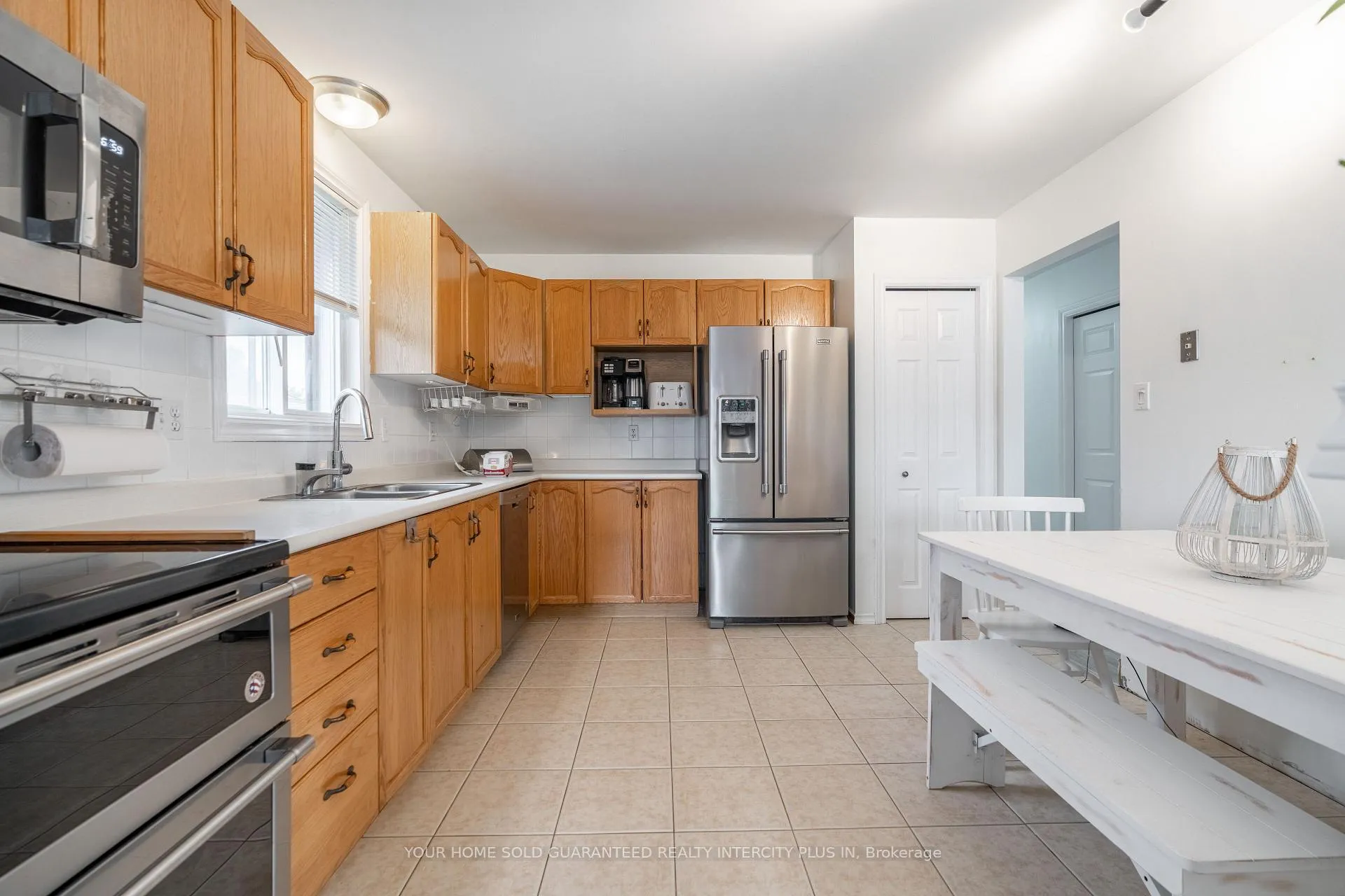 Photo 9 of 19 Windsor Drive, Brant, South Dumfries — HOMEH