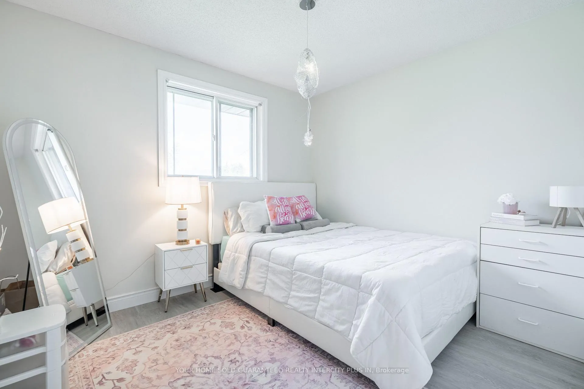 Photo 13 of 19 Windsor Drive, Brant, South Dumfries — HOMEH