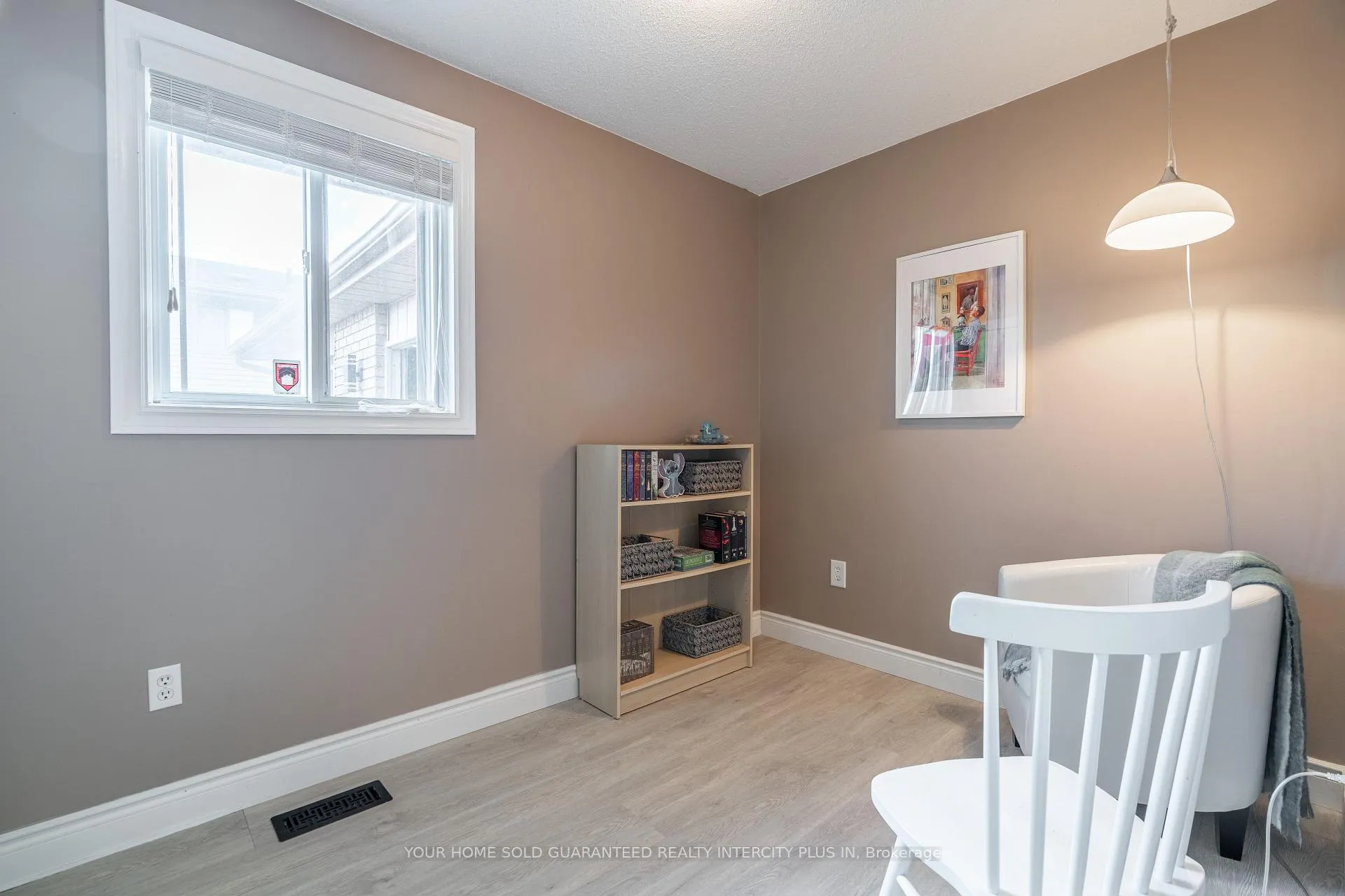 Photo 14 of 19 Windsor Drive, Brant, South Dumfries — HOMEH