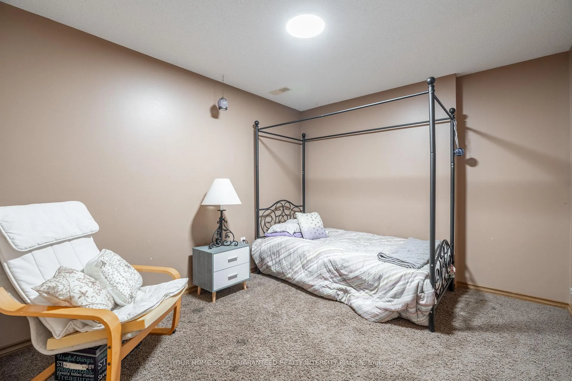 Photo 17 of 19 Windsor Drive, Brant, South Dumfries — HOMEH