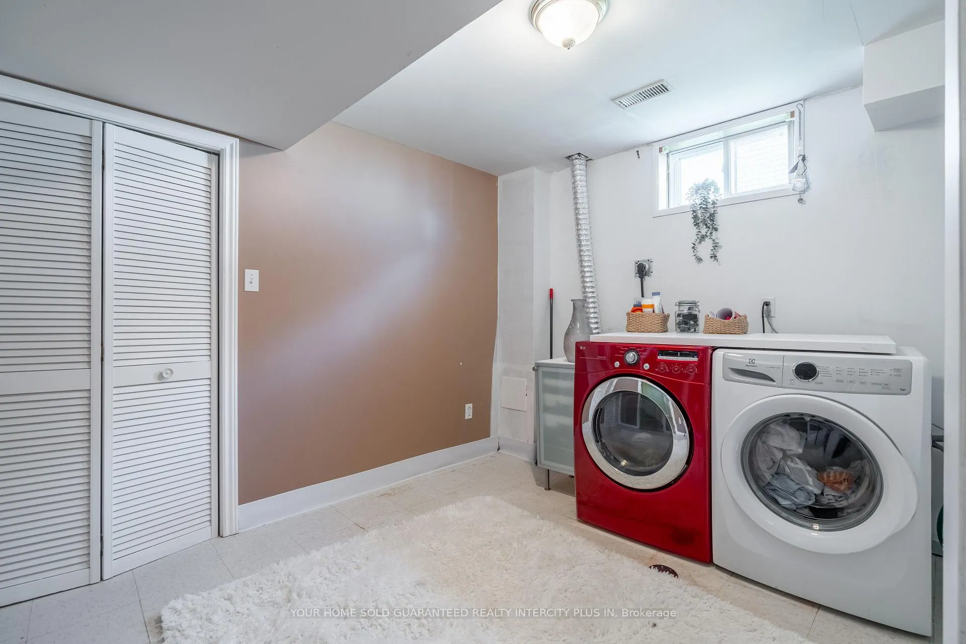 Photo 19 of 19 Windsor Drive, Brant, South Dumfries — HOMEH