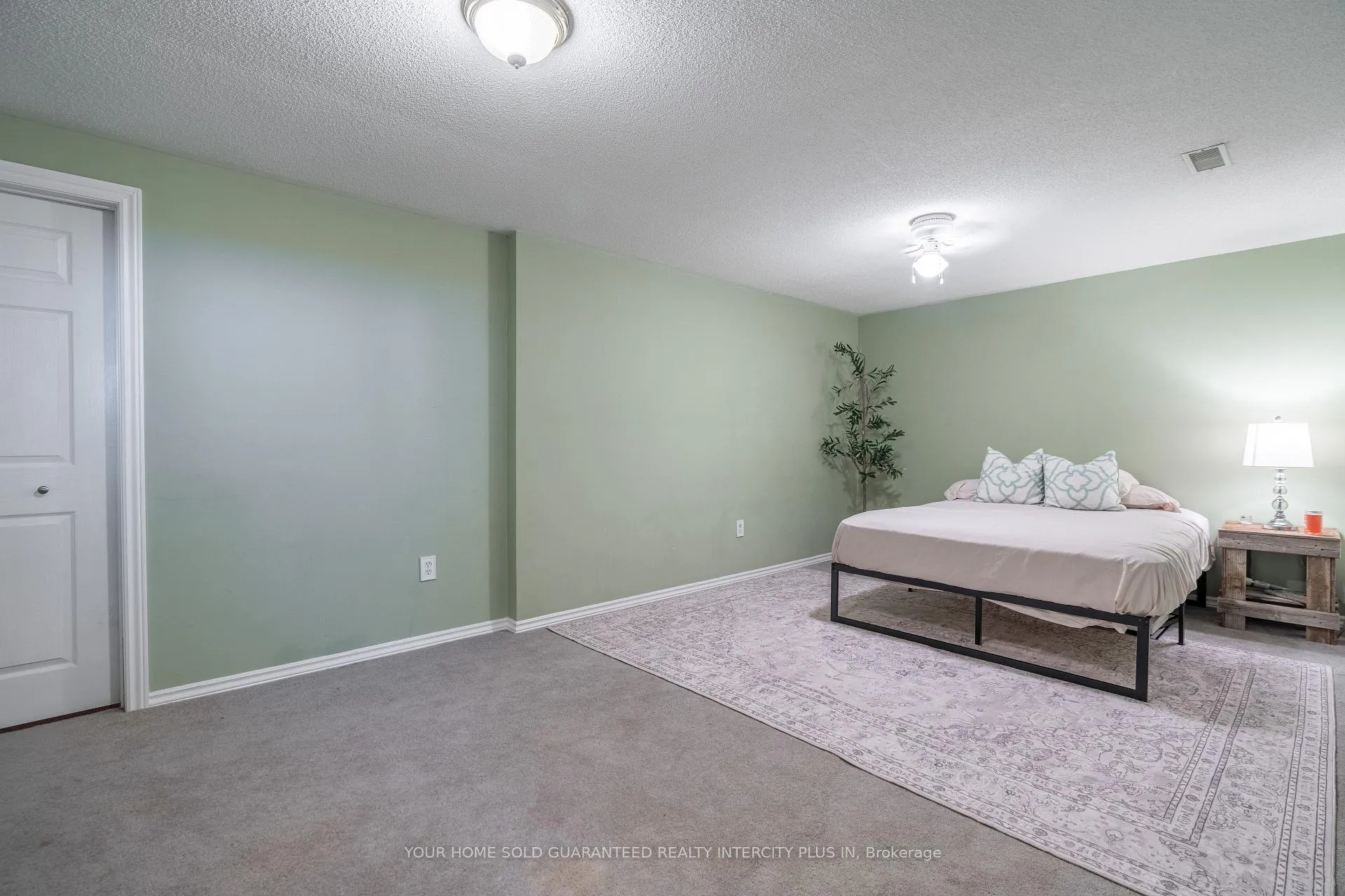 Photo 20 of 19 Windsor Drive, Brant, South Dumfries — HOMEH