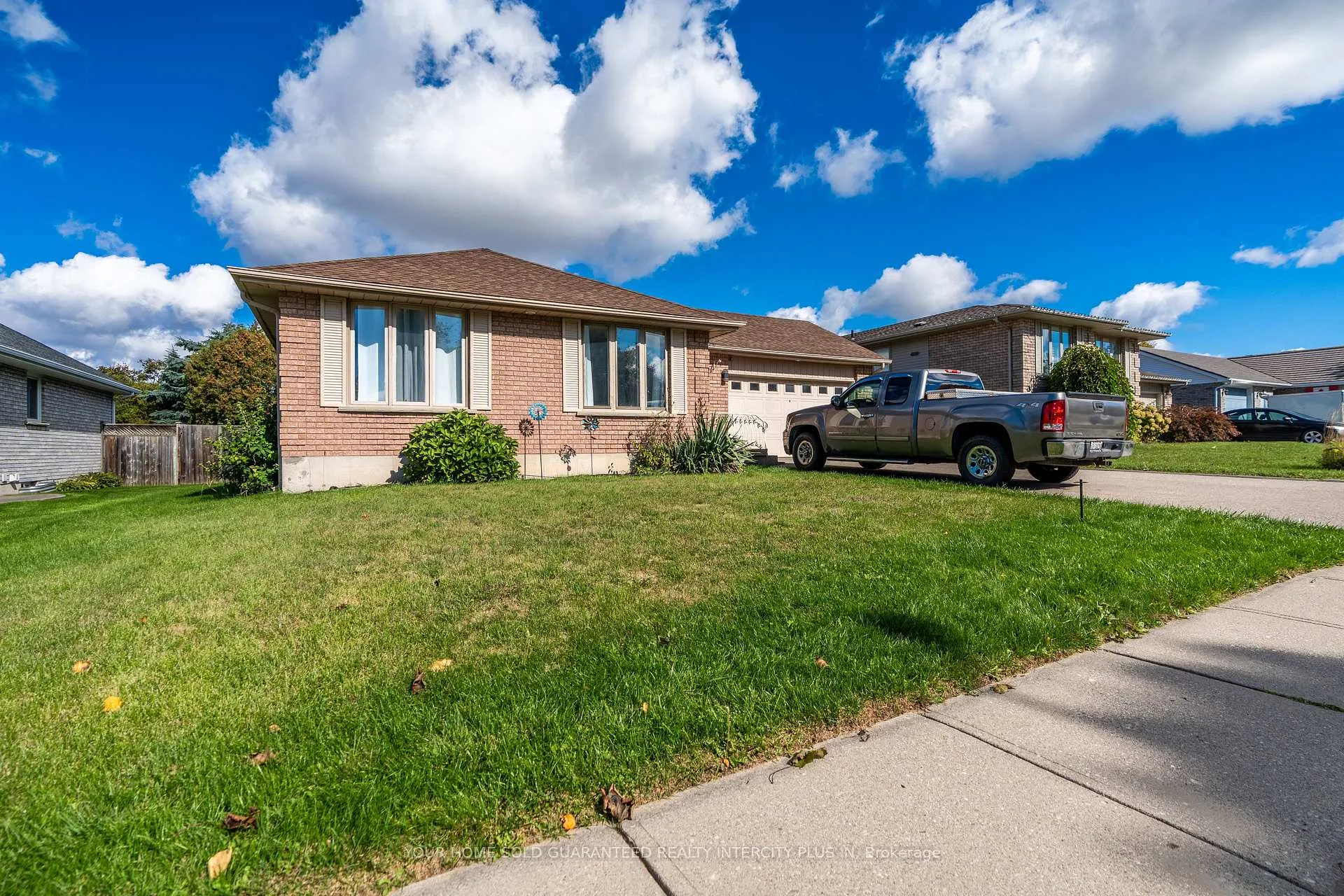 Photo 27 of 19 Windsor Drive, Brant, South Dumfries — HOMEH