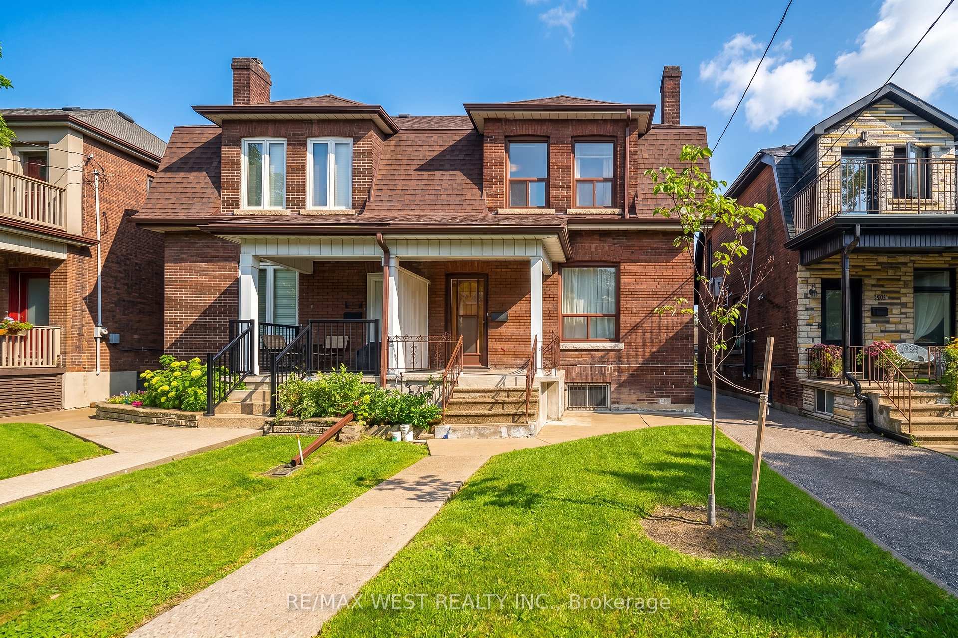 Photo 3 of 257 Delaware Avenue, Toronto, Dovercourt-Wallace Emerson-Junction — HOMEH