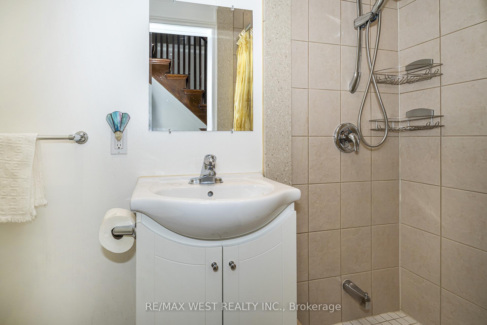 Photo 9 of 257 Delaware Avenue, Toronto, Dovercourt-Wallace Emerson-Junction — HOMEH