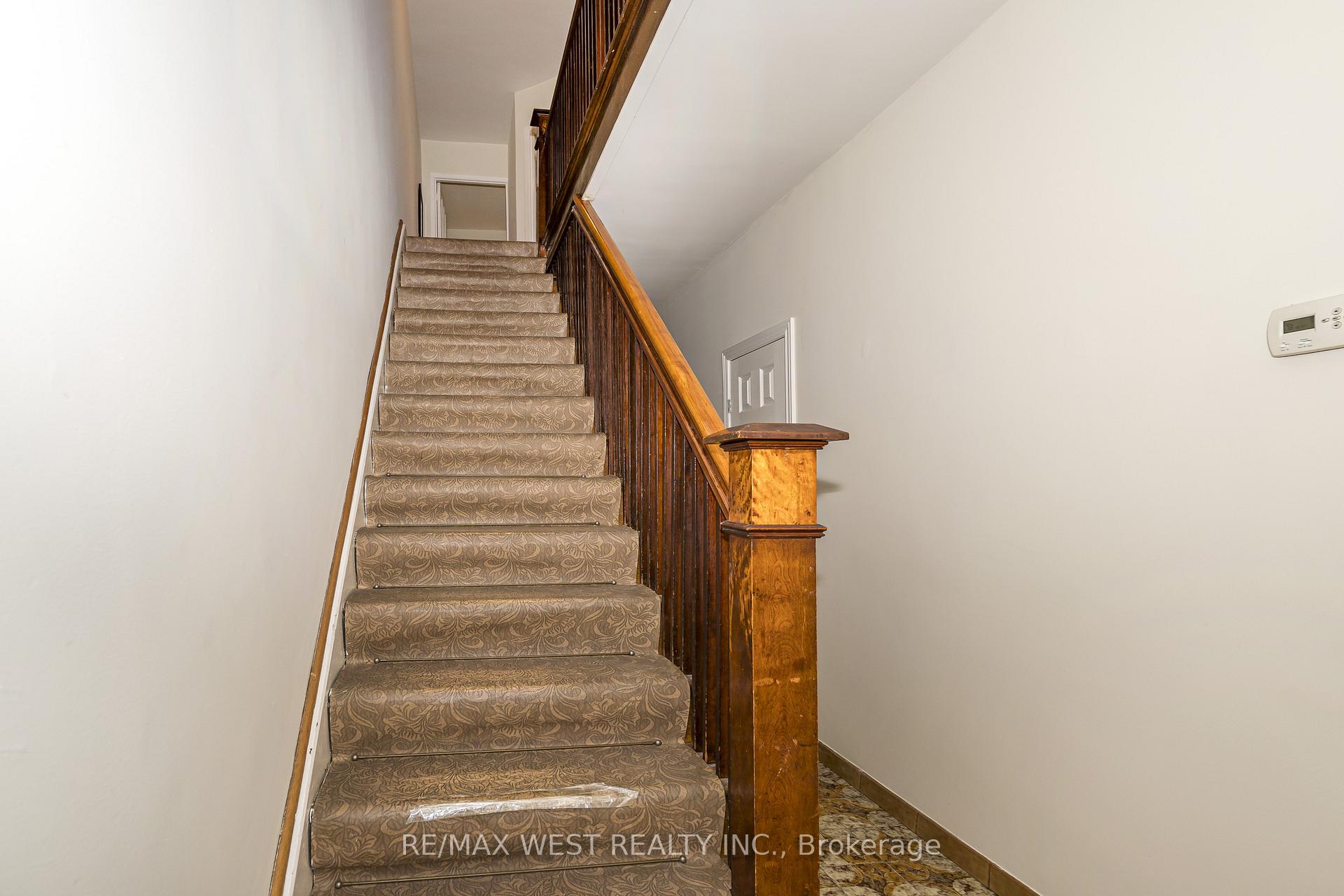 Photo 11 of 257 Delaware Avenue, Toronto, Dovercourt-Wallace Emerson-Junction — HOMEH