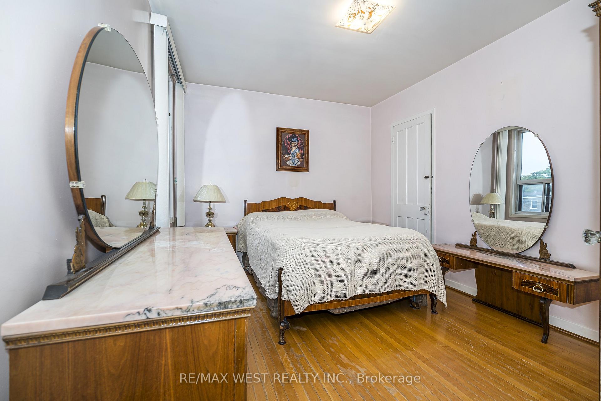 Photo 13 of 257 Delaware Avenue, Toronto, Dovercourt-Wallace Emerson-Junction — HOMEH