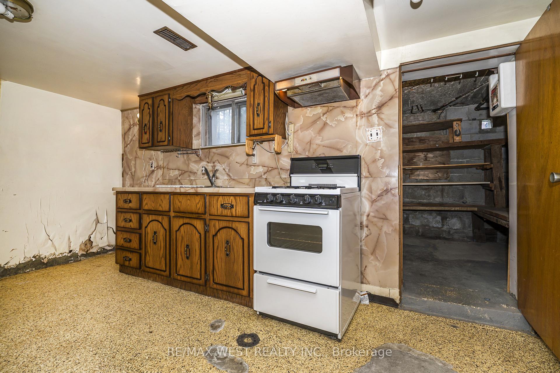 Photo 20 of 257 Delaware Avenue, Toronto, Dovercourt-Wallace Emerson-Junction — HOMEH