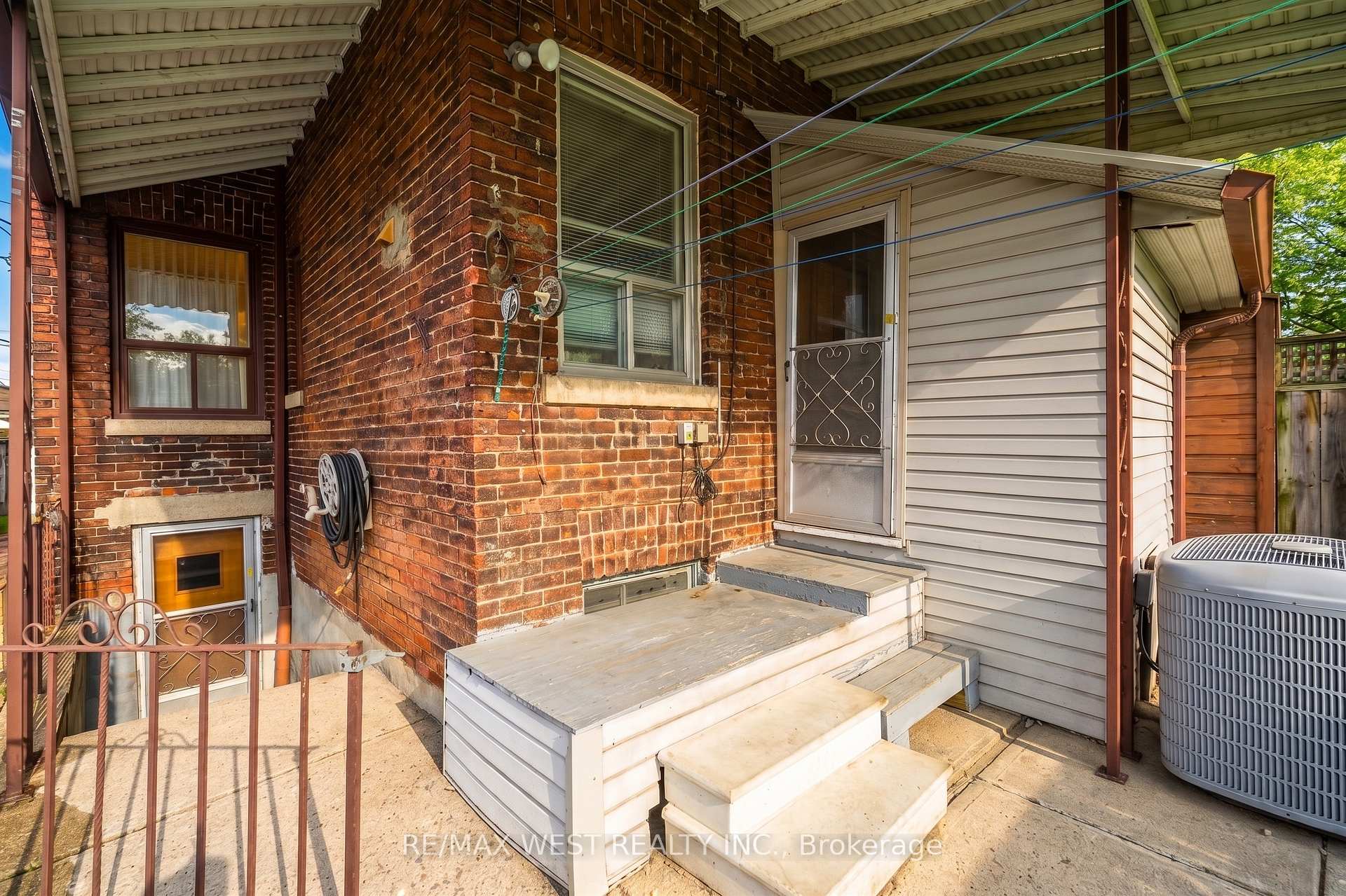 Photo 23 of 257 Delaware Avenue, Toronto, Dovercourt-Wallace Emerson-Junction — HOMEH