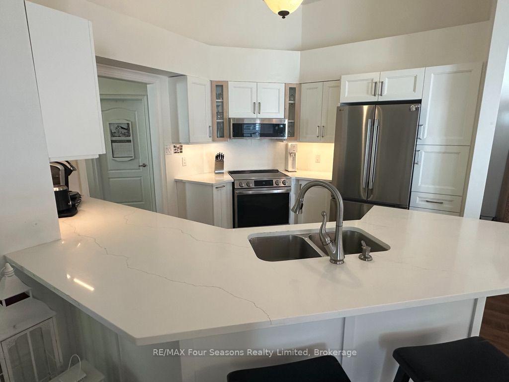 Photo 9 of 32 Nettleton Court, Collingwood — HOMEH
